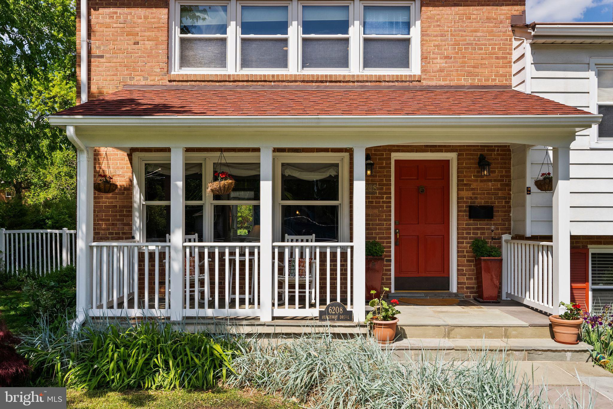 LAKE BARCROFT - Residential