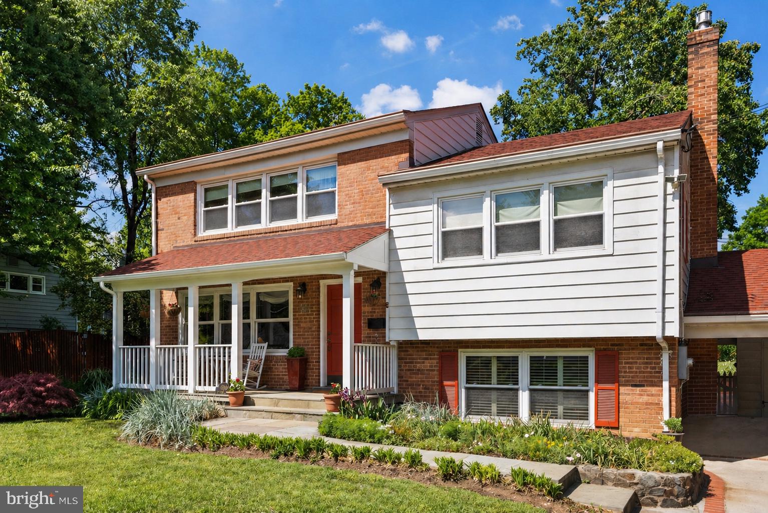 LAKE BARCROFT - Residential