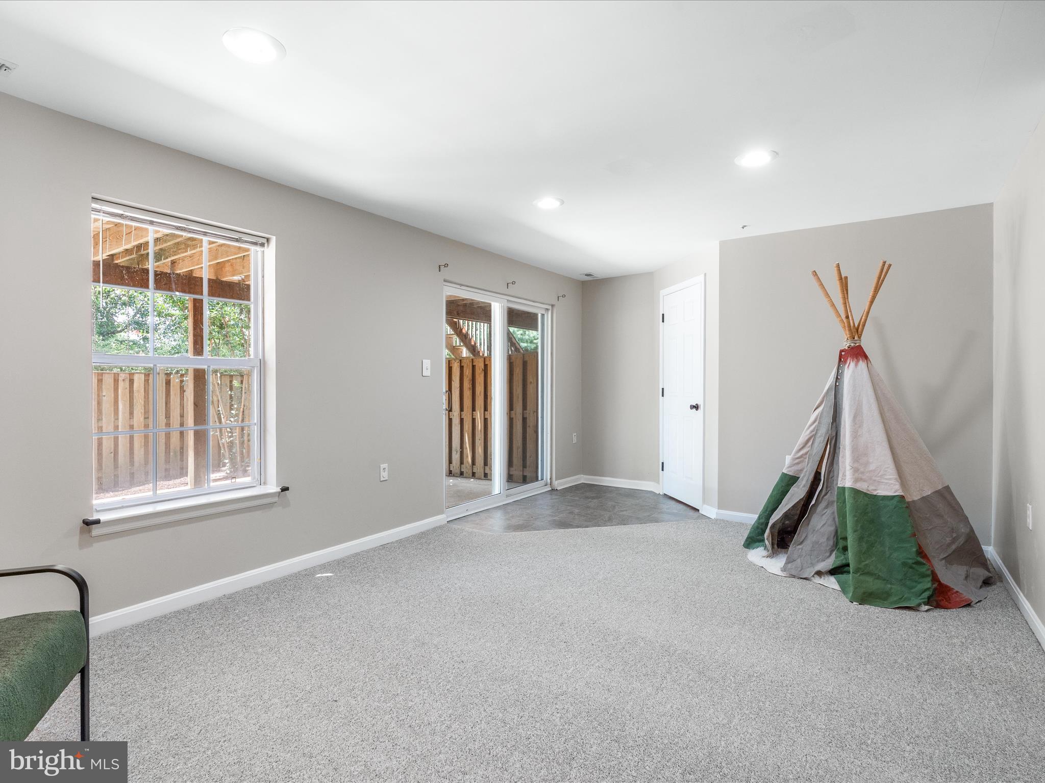 SPRING RIDGE - Residential