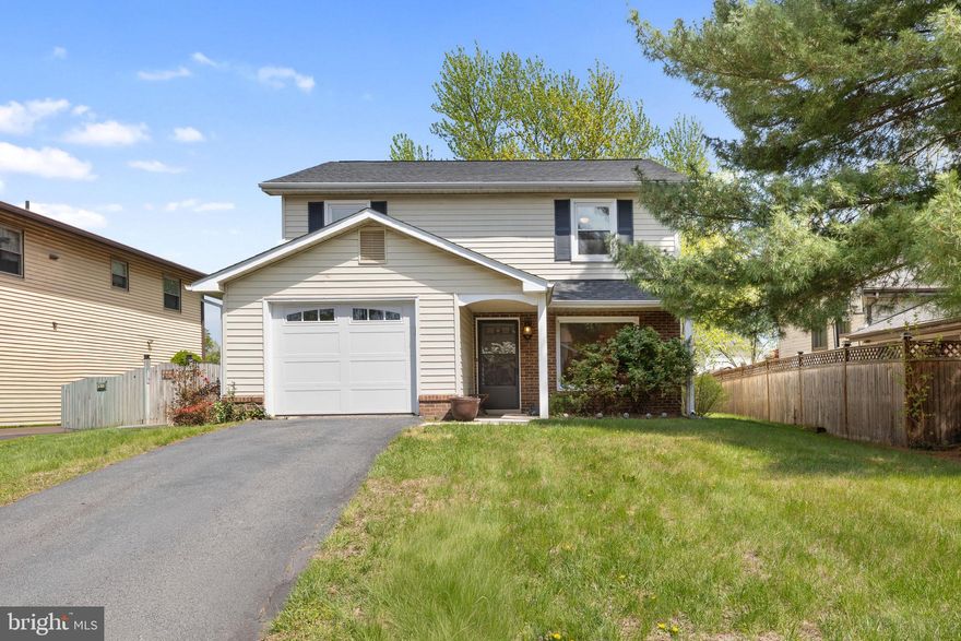 Welcome to 102 Sexton Court! This charming home combines comfort and convenience, highlighted by a brand-new roof for added durability and reduced future maintenance. Situated on a peaceful cul-de-sac, the property is just minutes from major commuter routes, shopping, dining, and everyday amenities. Don’t miss the chance to call this Sterling gem your new home!