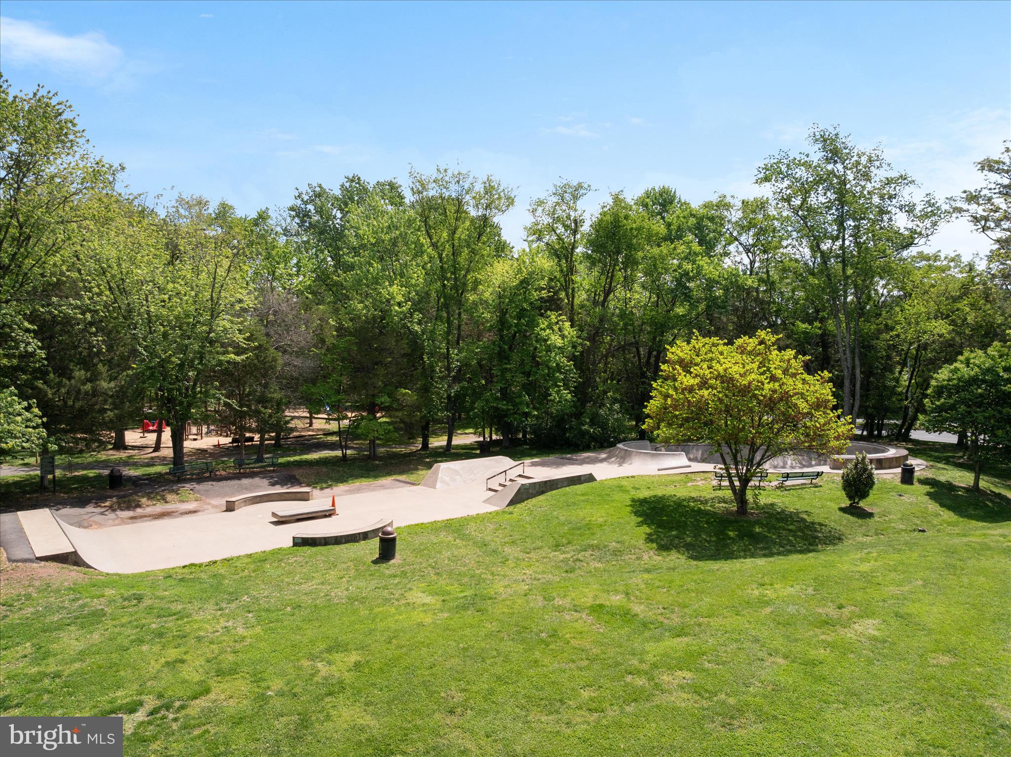 TREESIDE - Residential