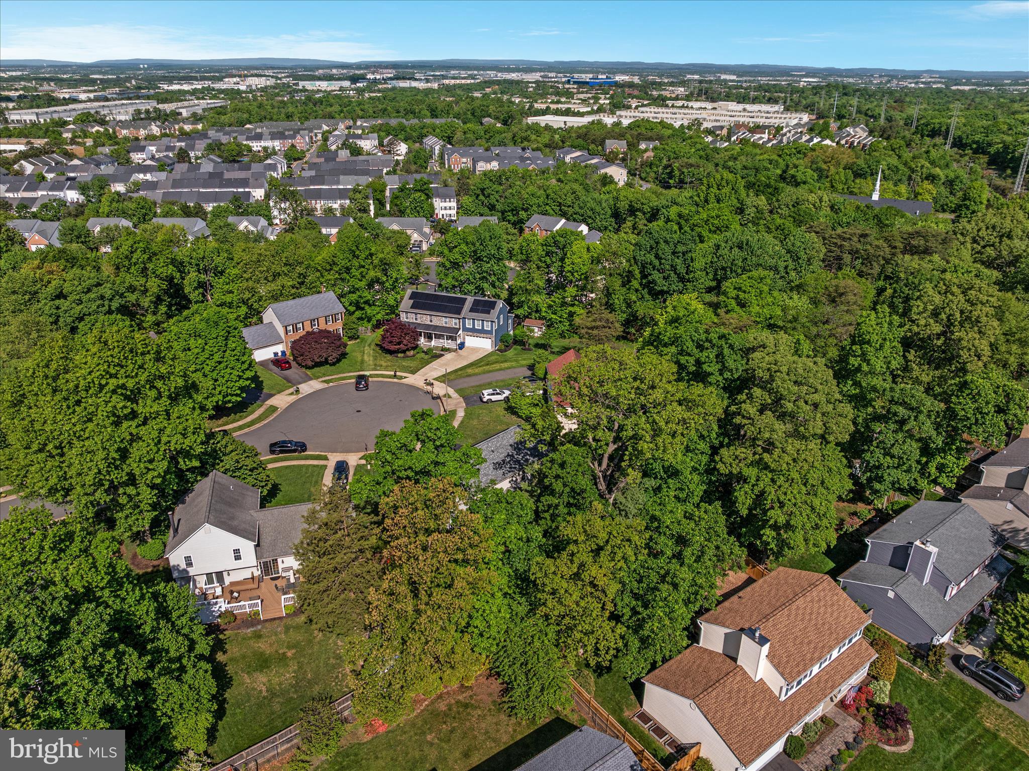TREESIDE - Residential
