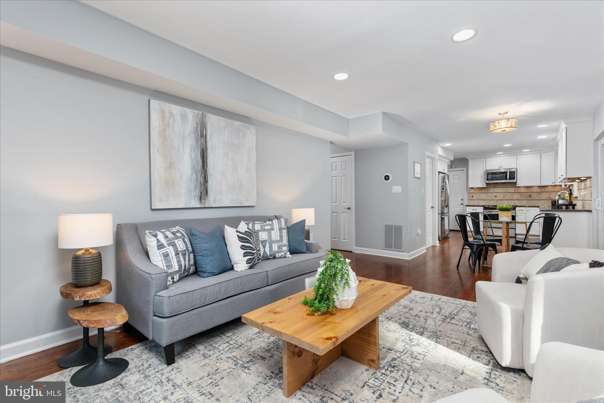 TREESIDE - Residential