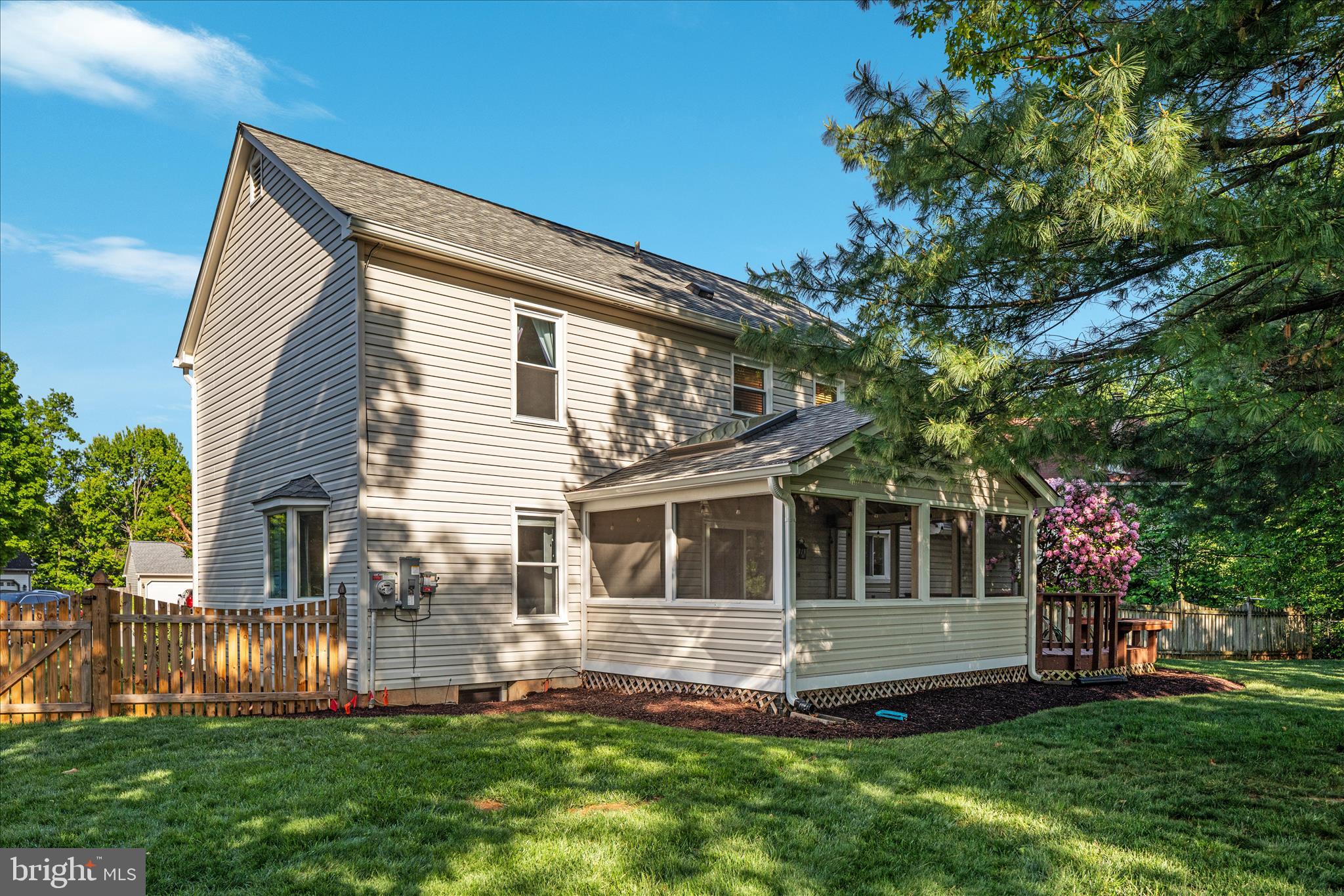 TREESIDE - Residential