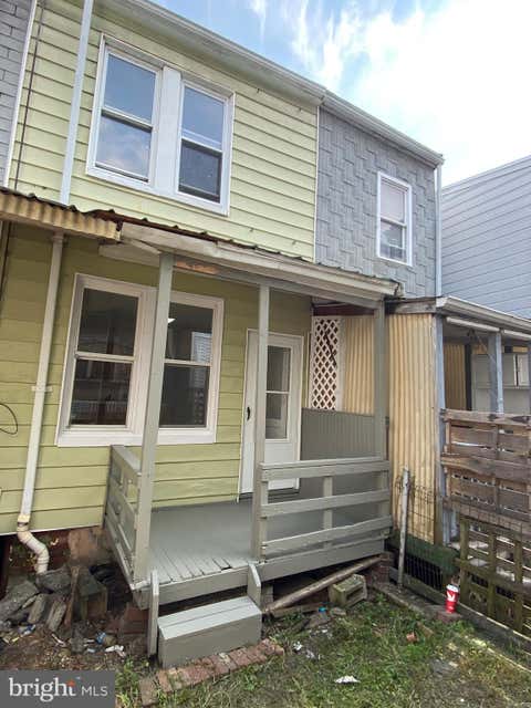 Townhouse For Rent - 427 W Market Street<br/> Schuylkill County, MAHANOY CITY, PA 17948