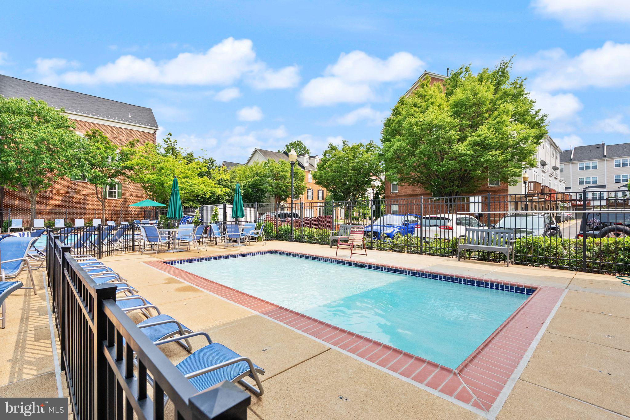 CAMERON STATION - Residential