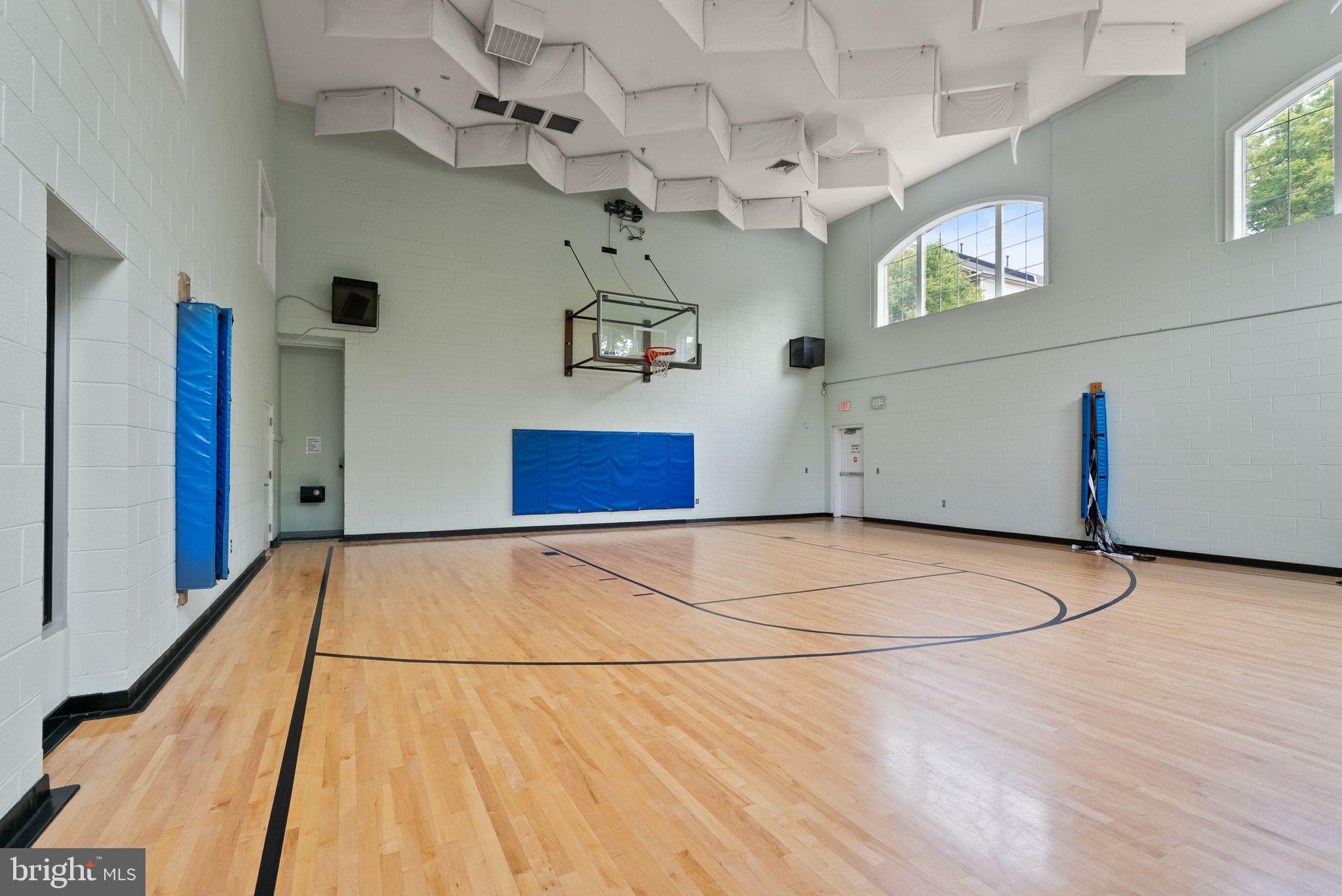 CAMERON STATION - Residential