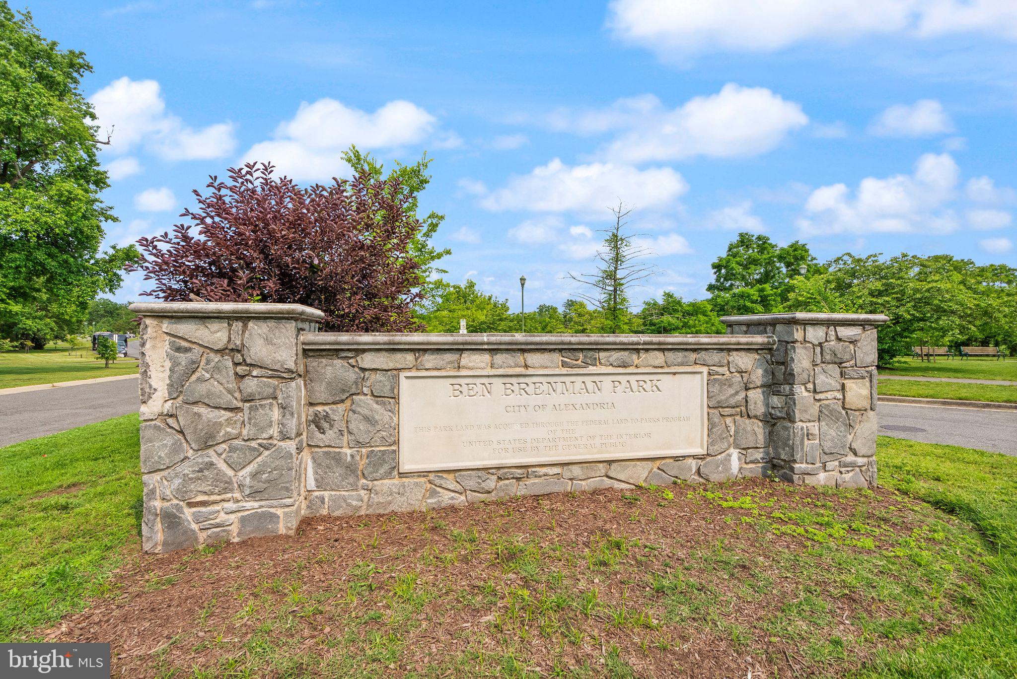 CAMERON STATION - Residential