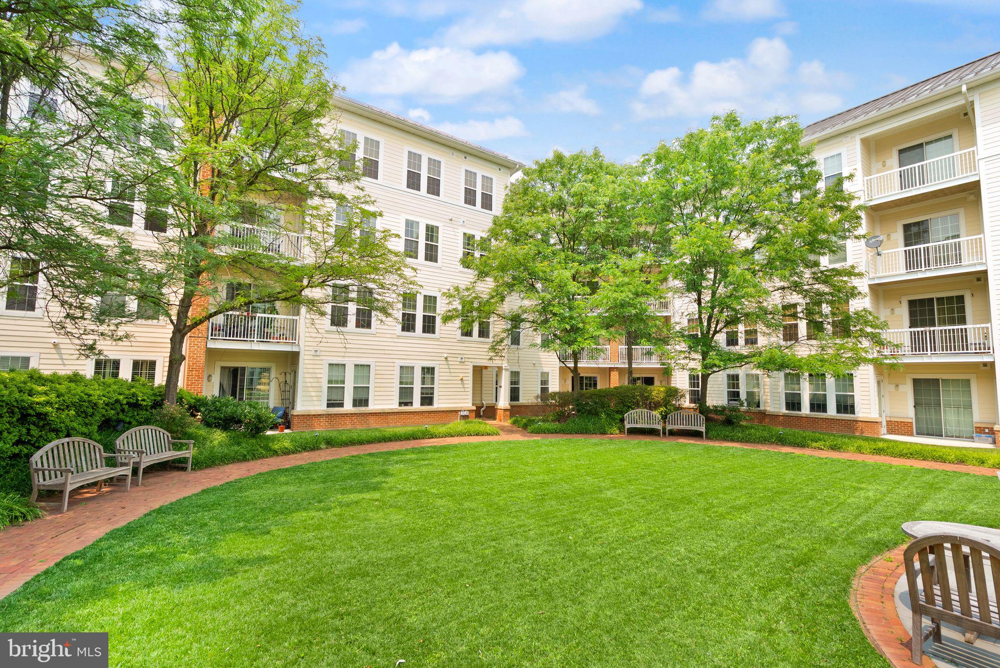 CAMERON STATION - Residential