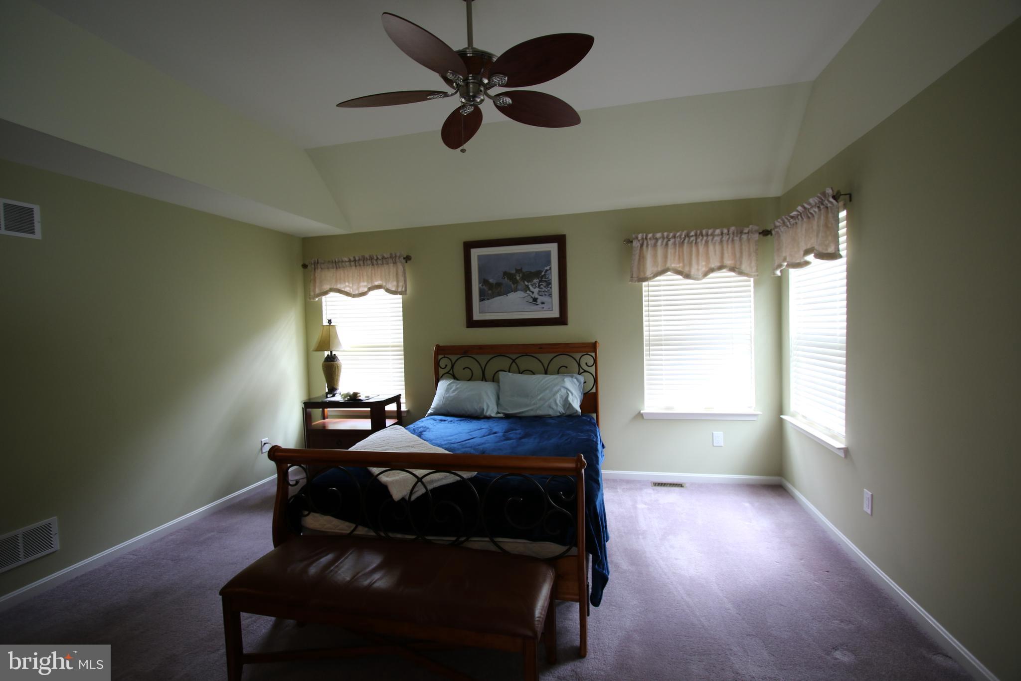 KNOTTS LANDING - Residential