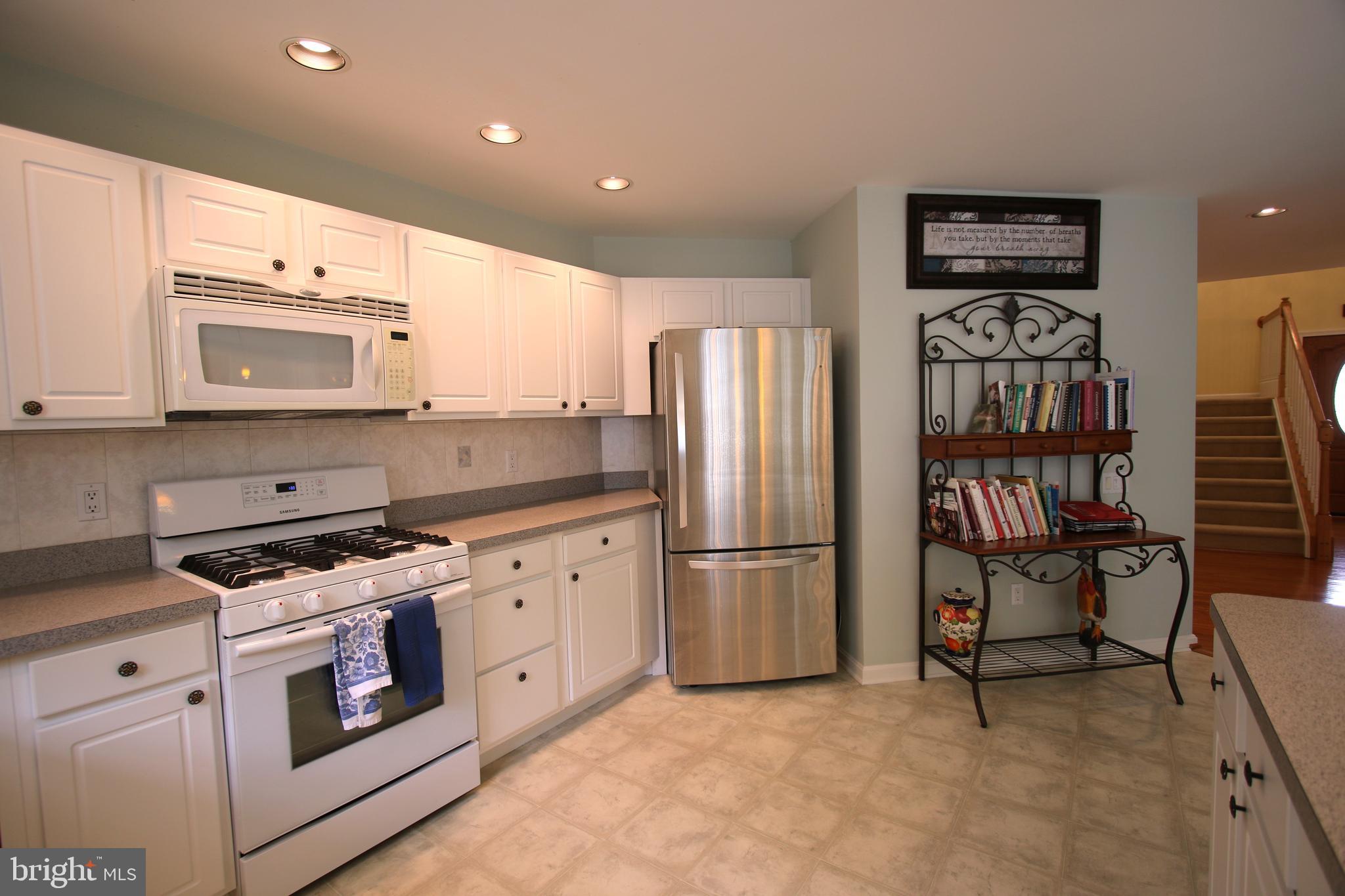 KNOTTS LANDING - Residential