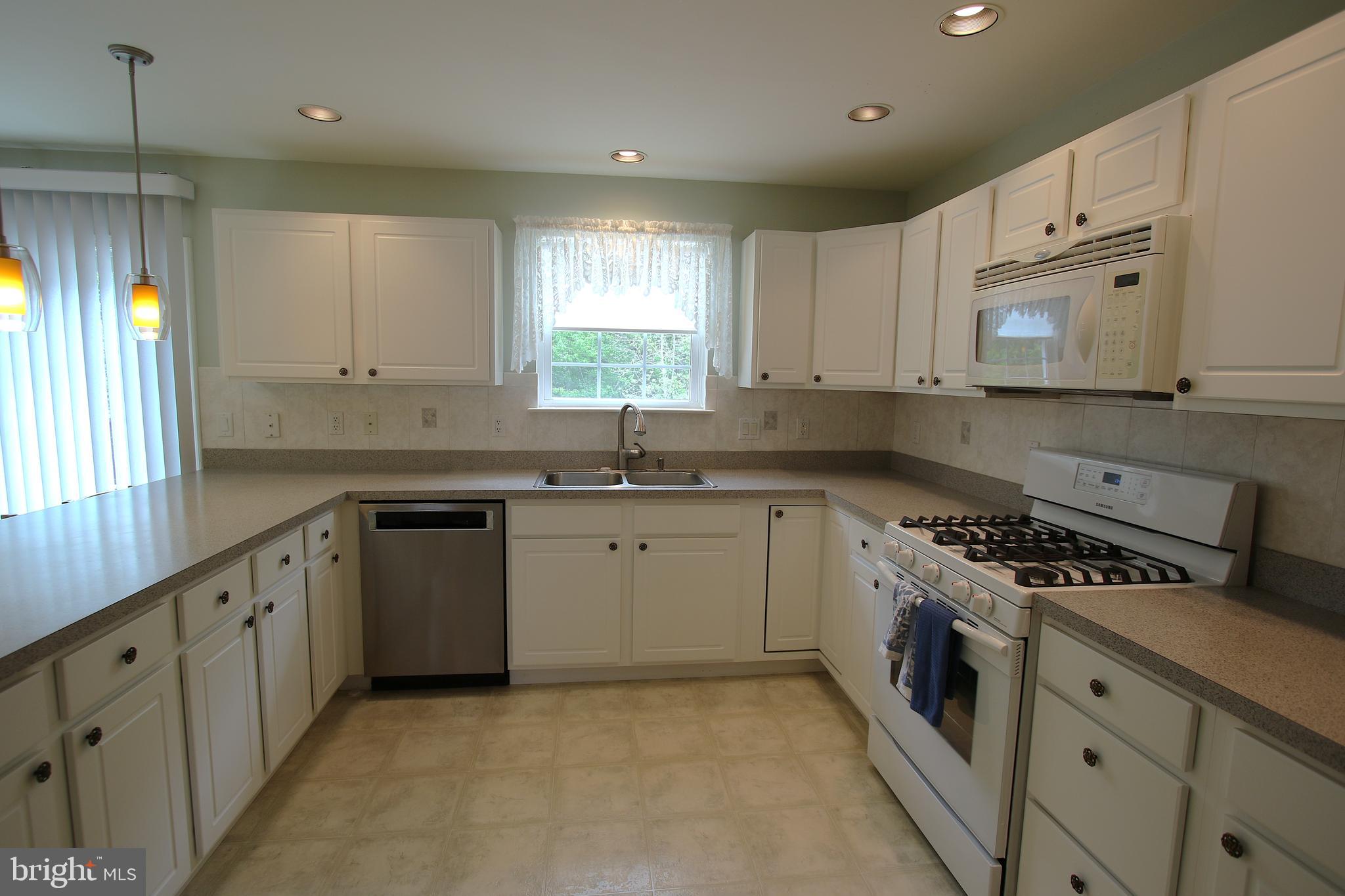 KNOTTS LANDING - Residential