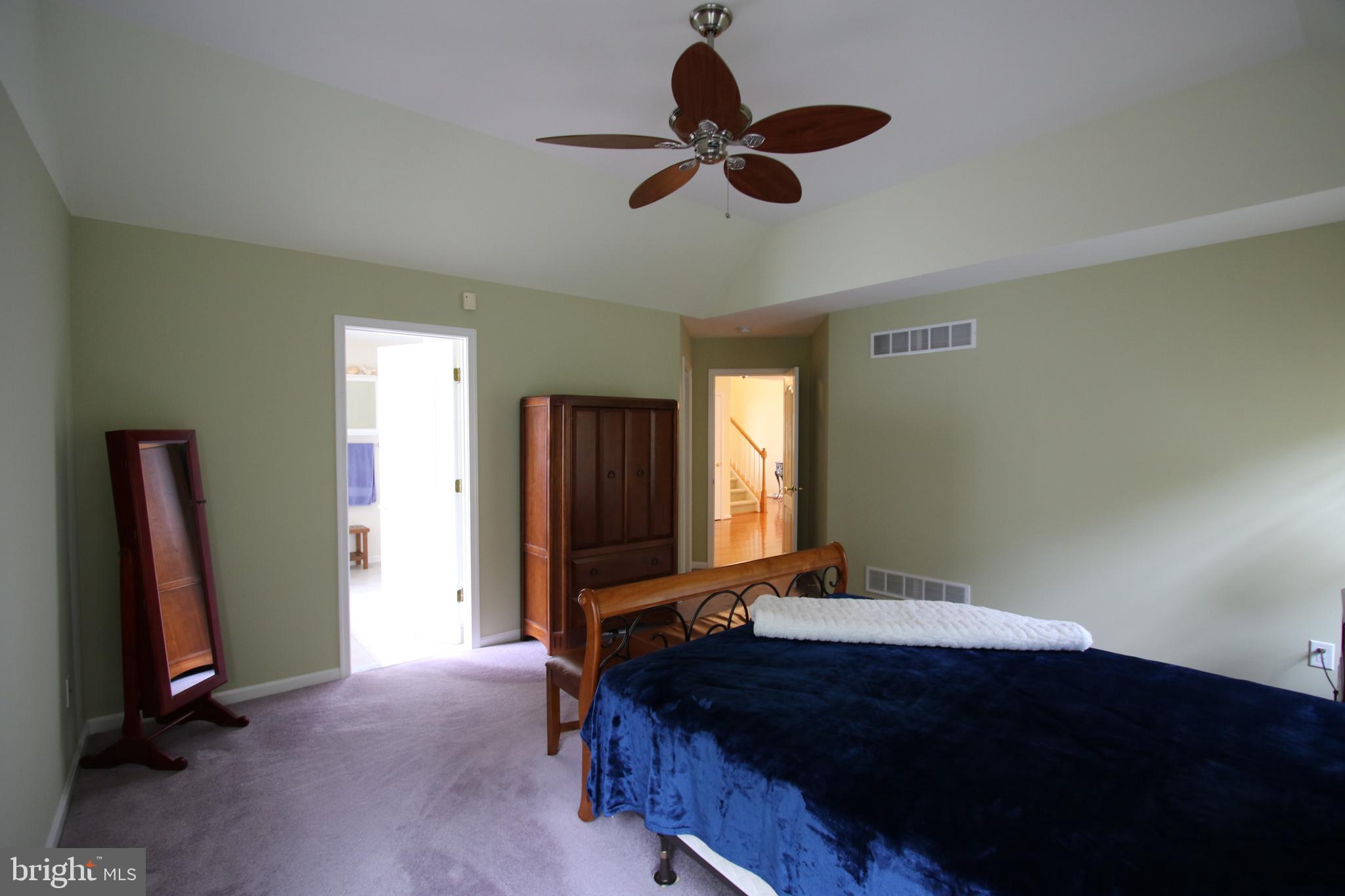 KNOTTS LANDING - Residential