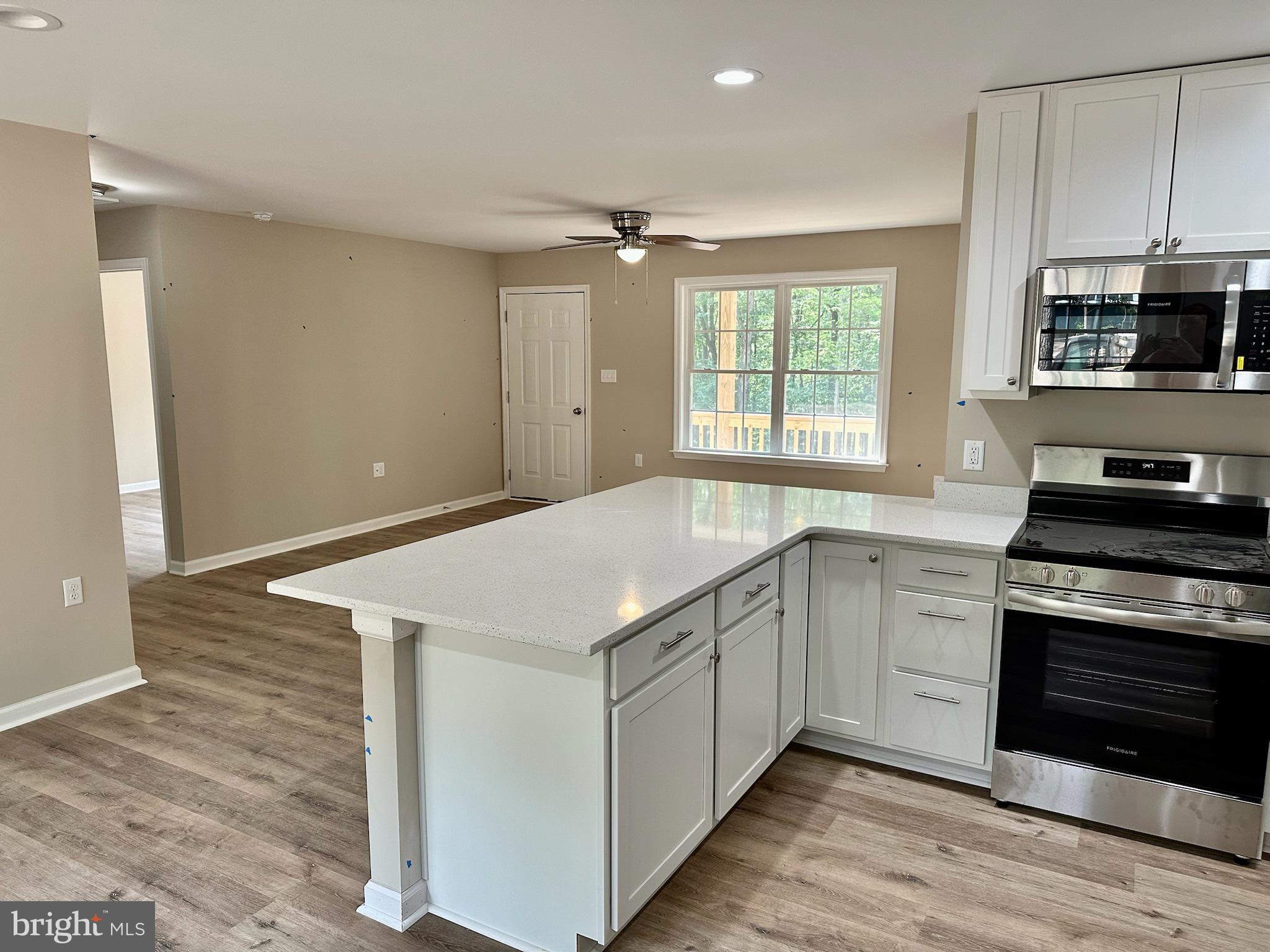 827 PANTHER DR.