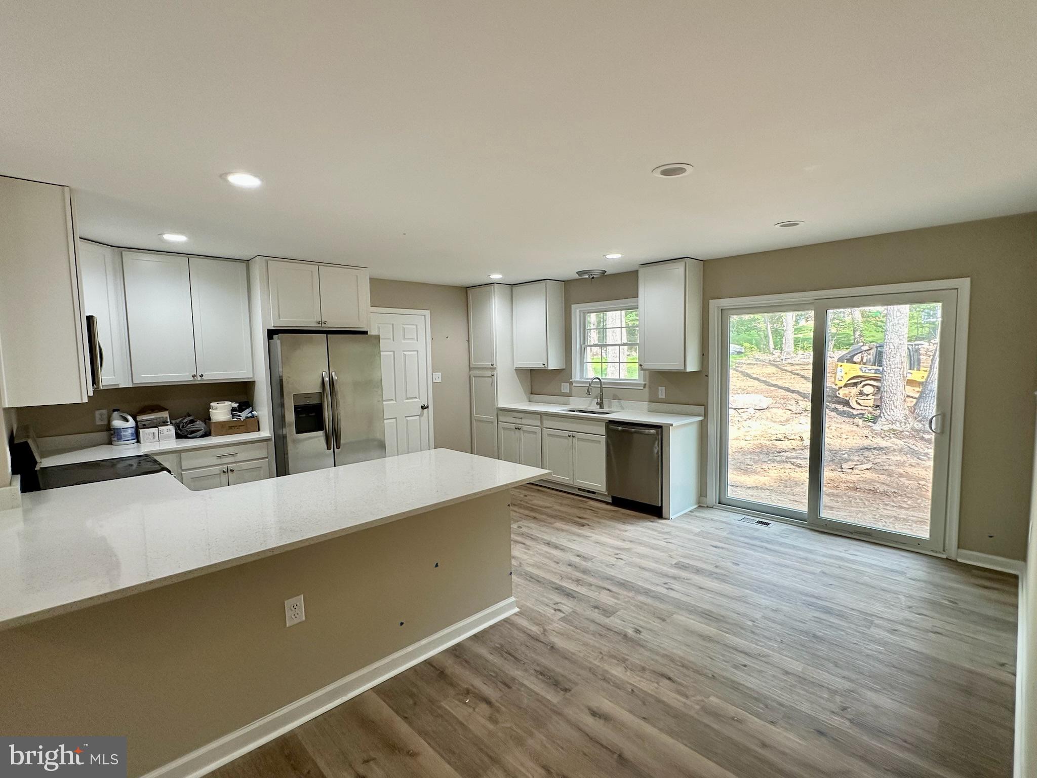 827 PANTHER DR.