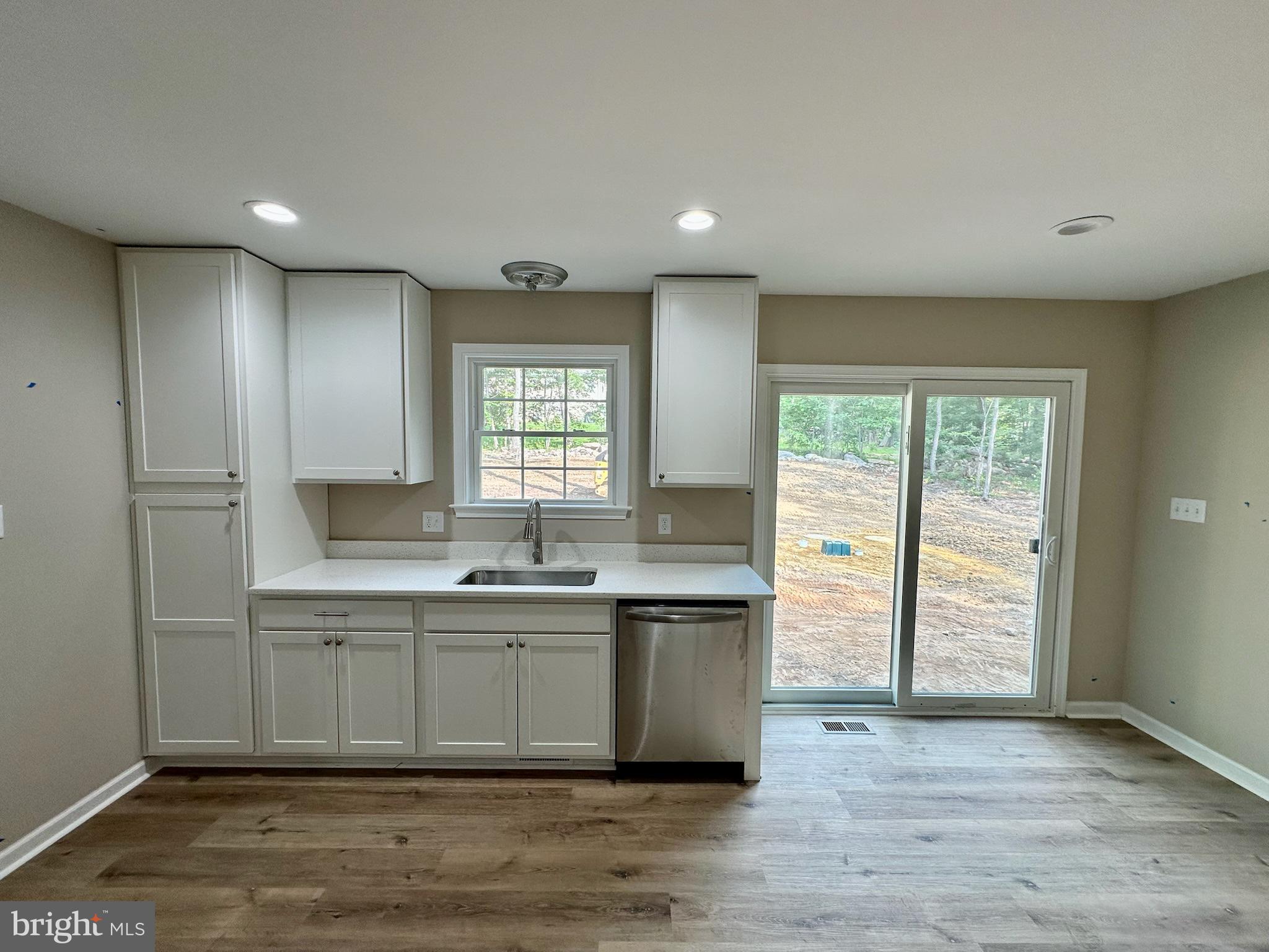 827 PANTHER DR.