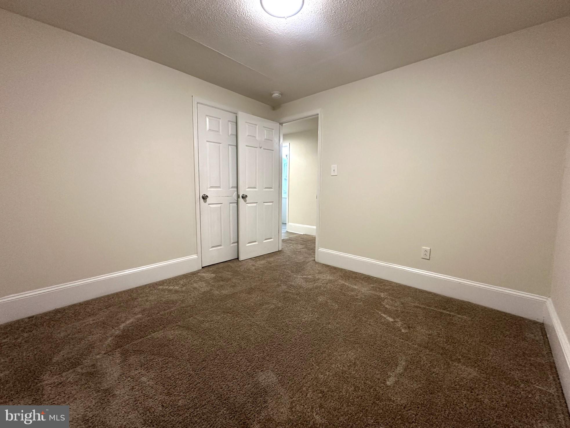 EAST FALLS - Residential Lease