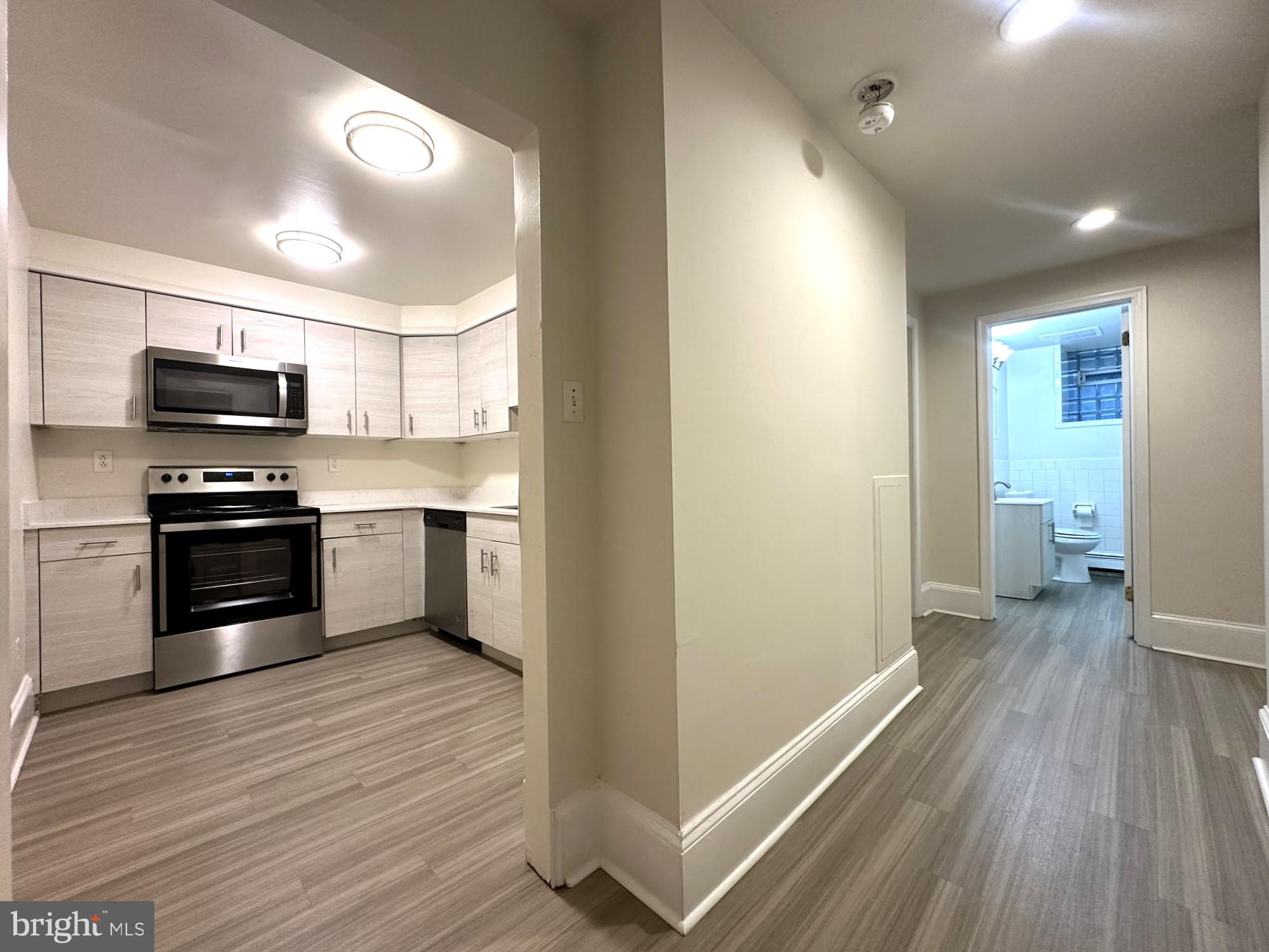 EAST FALLS - Residential Lease