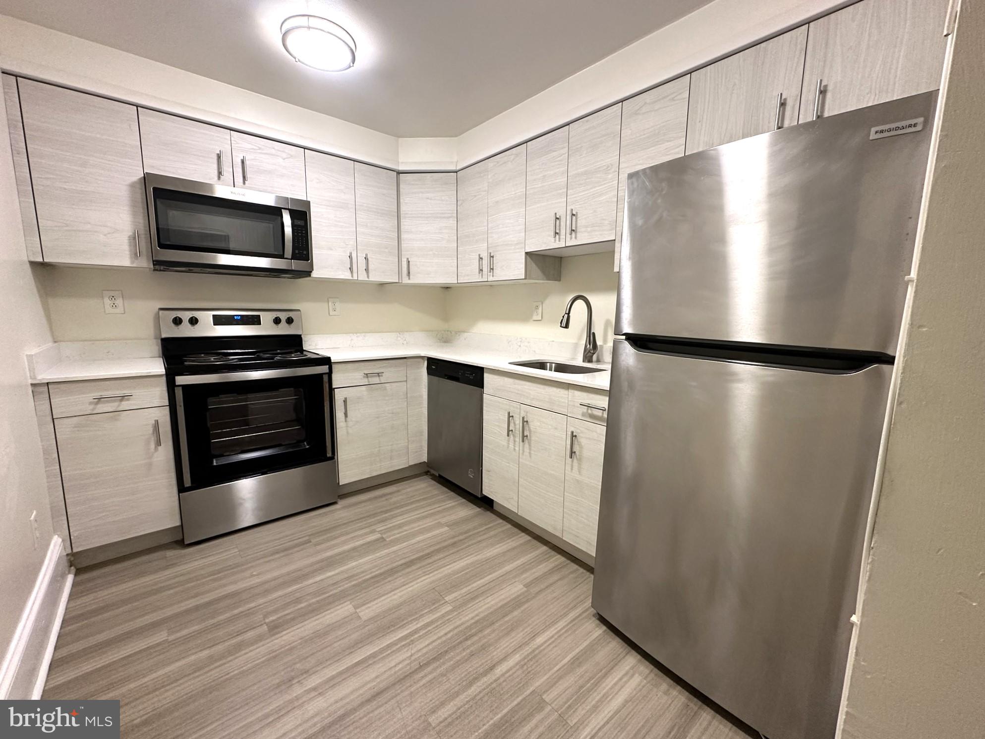 EAST FALLS - Residential Lease