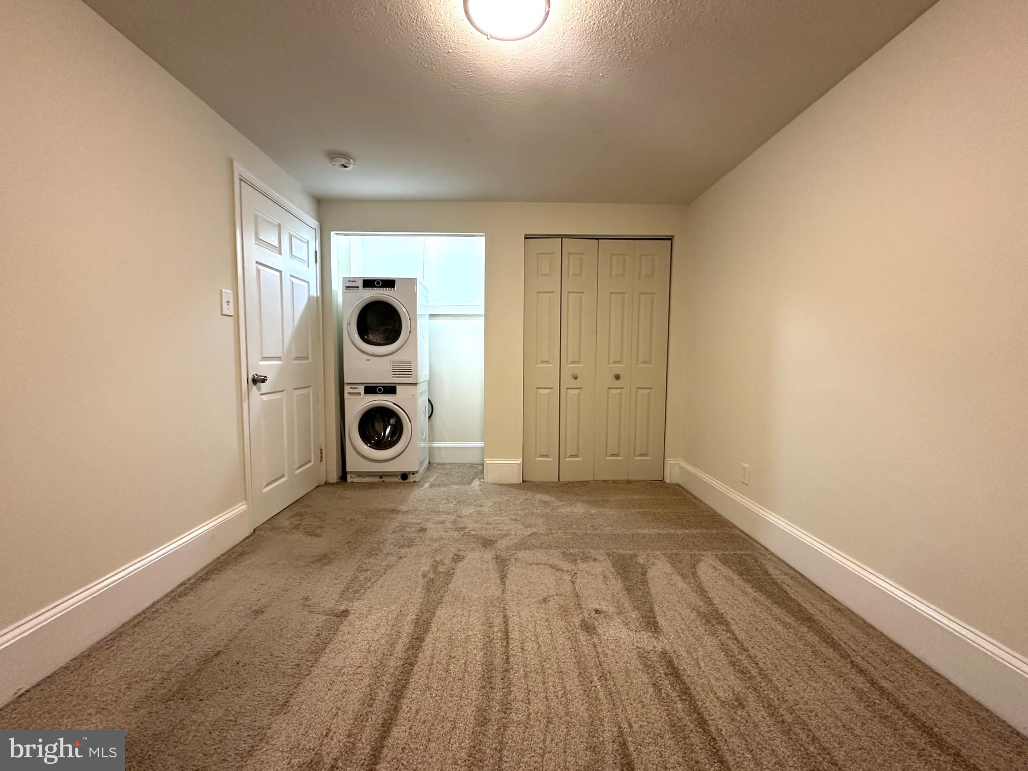 EAST FALLS - Residential Lease