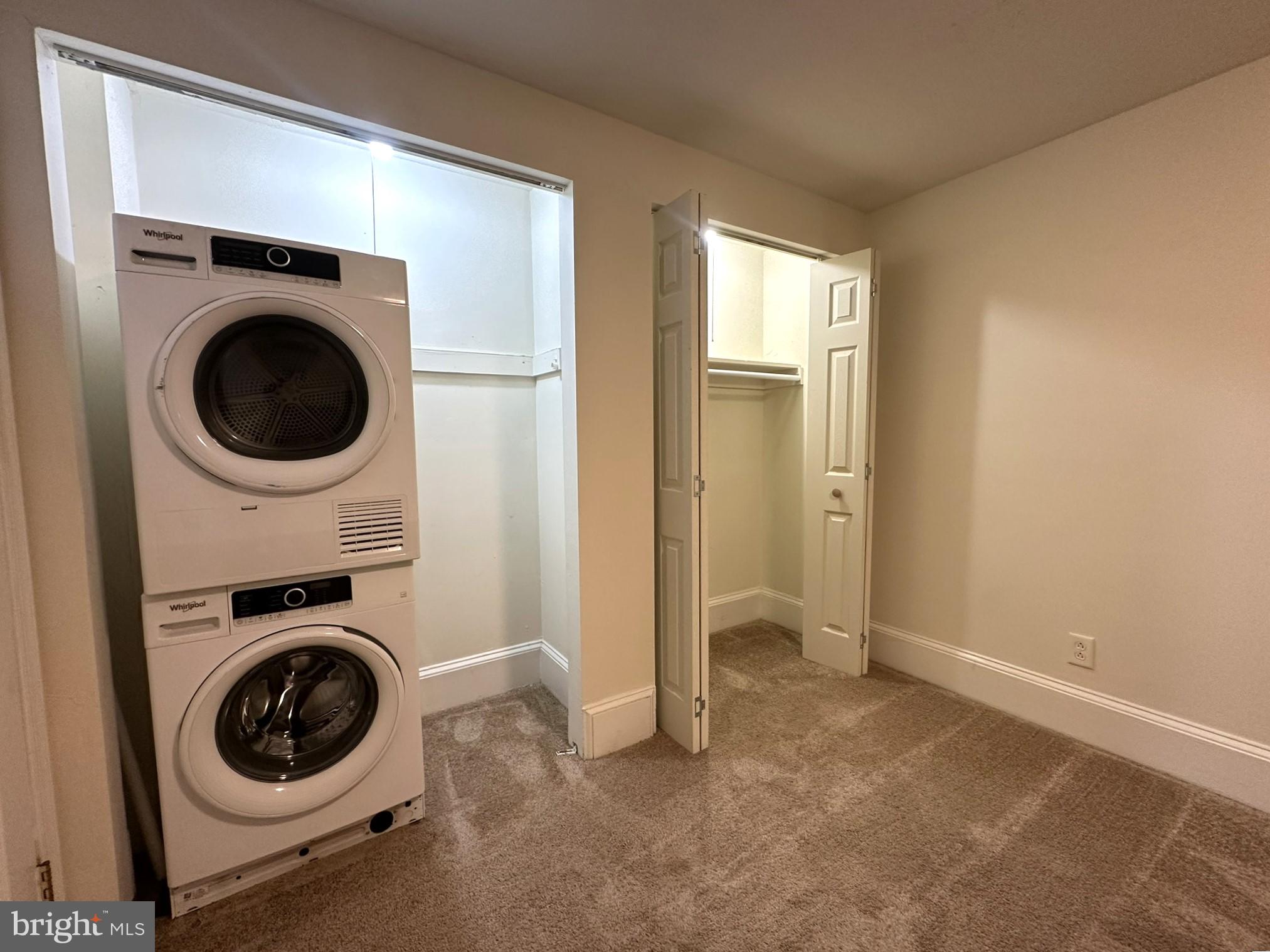 EAST FALLS - Residential Lease