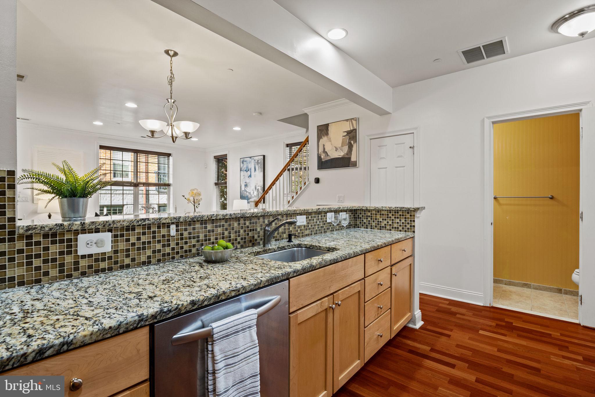 NAVAL SQUARE - Residential