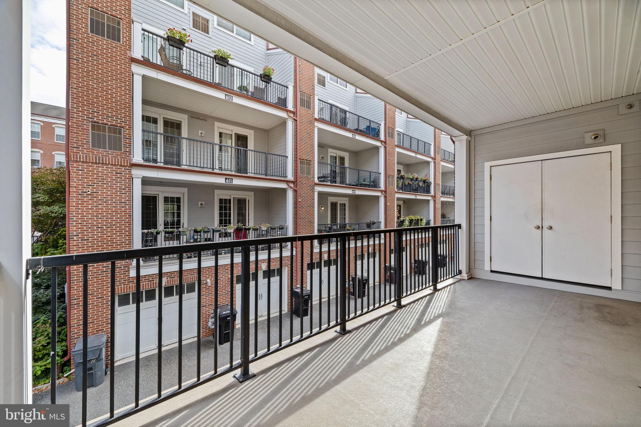 NAVAL SQUARE - Residential