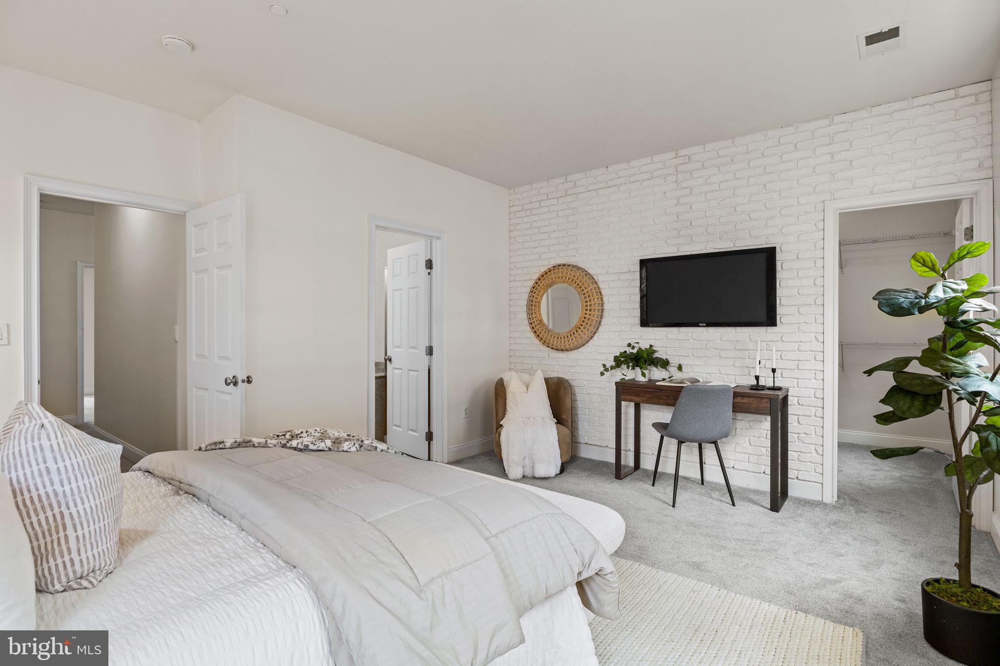 NAVAL SQUARE - Residential