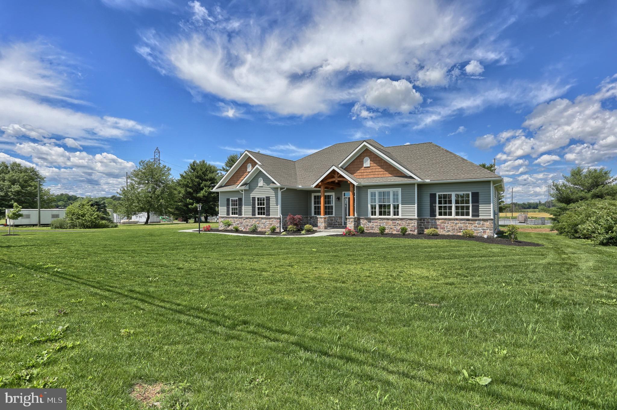 022 ROLLING MEADOW RD