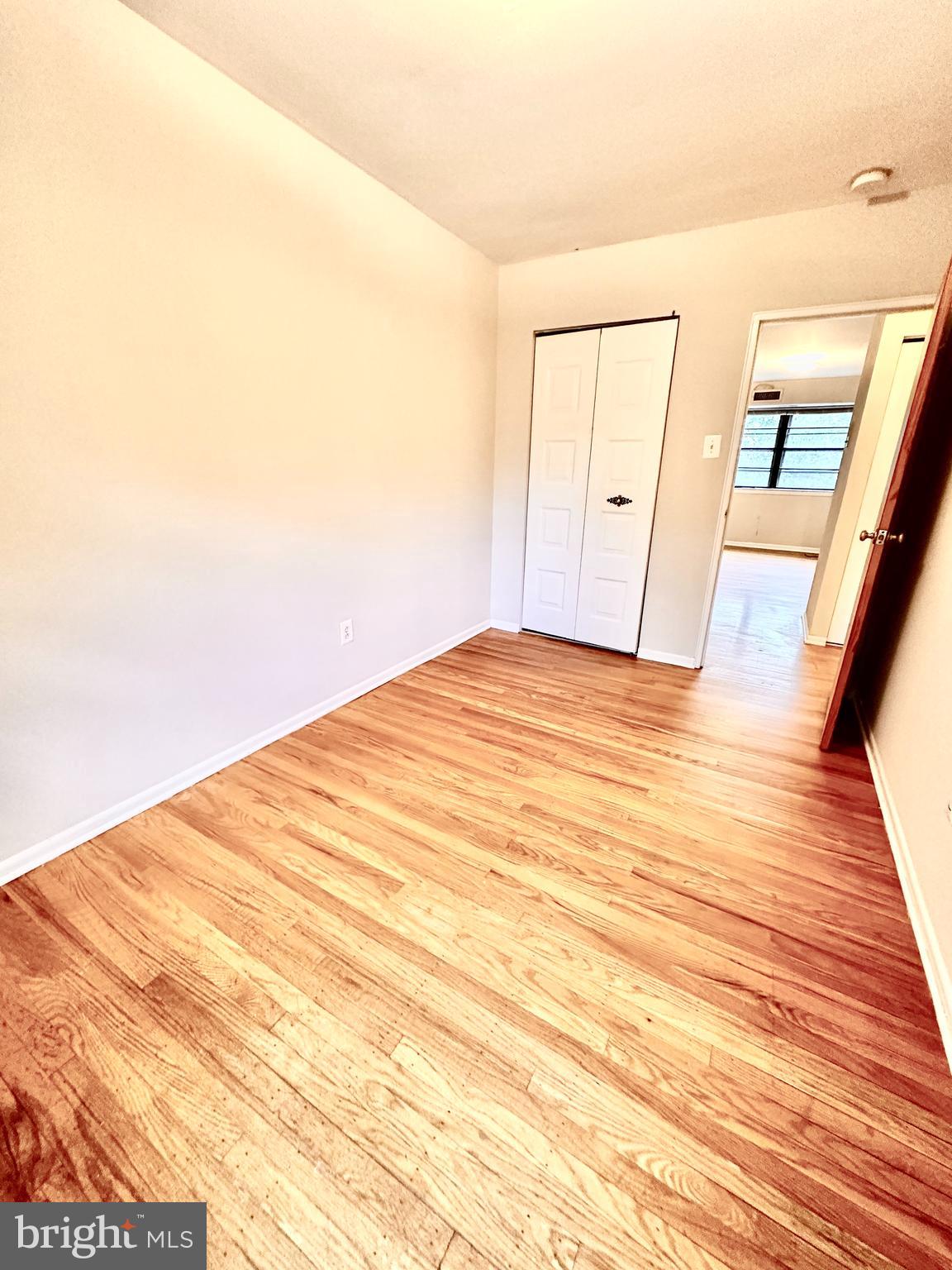 EAST FALLS - Residential Lease