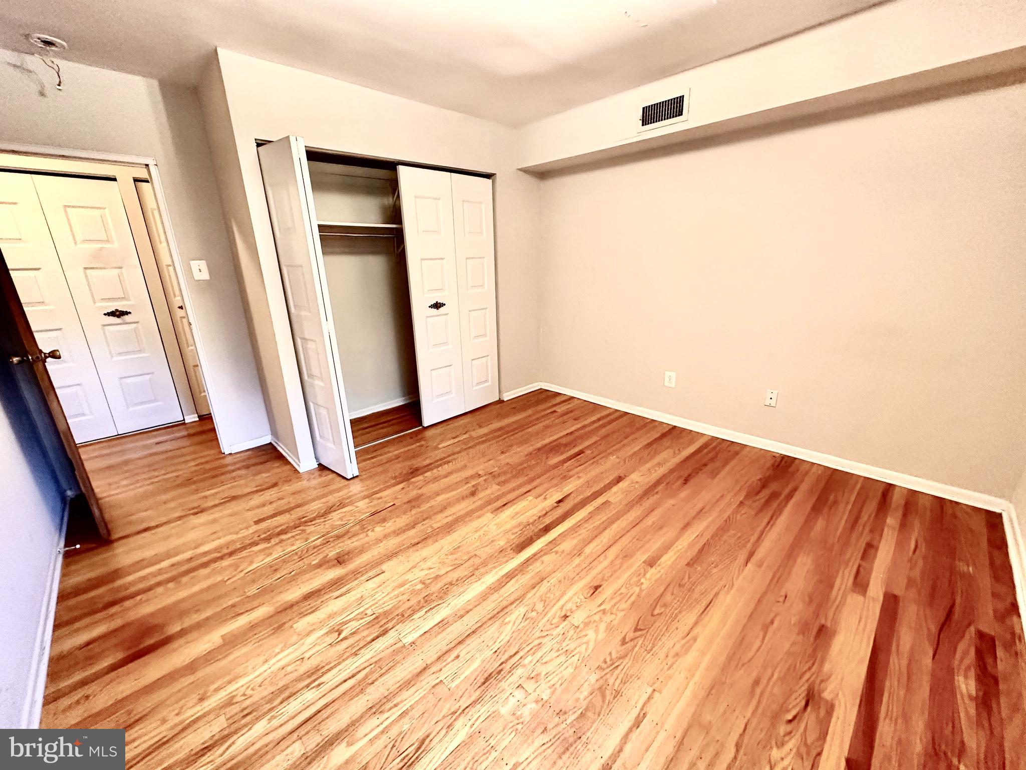 EAST FALLS - Residential Lease