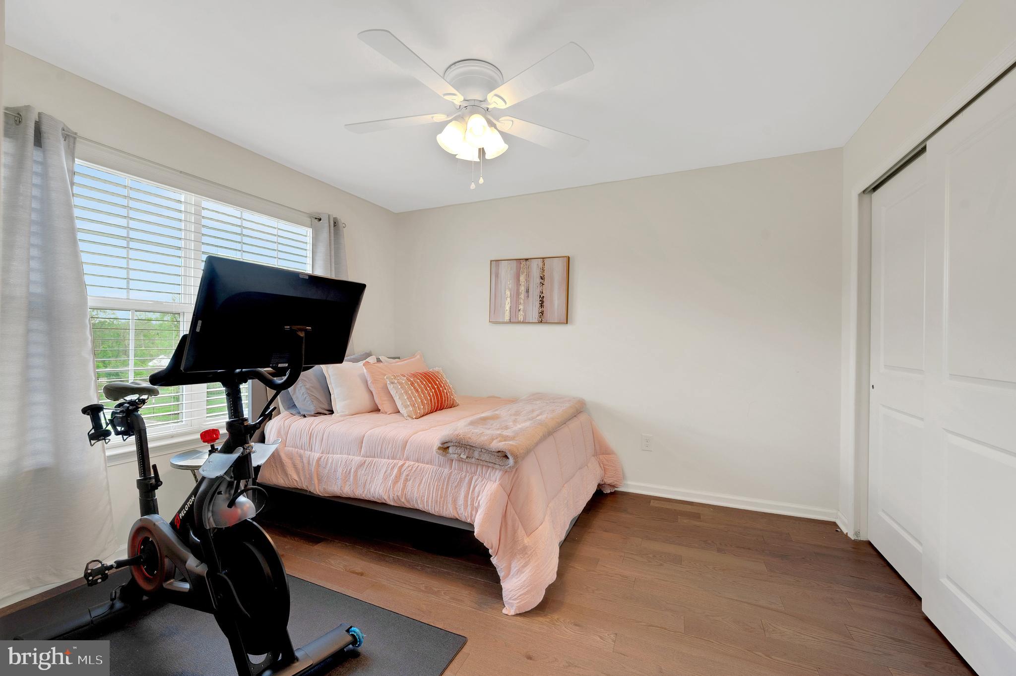 EDGEWATER - Residential