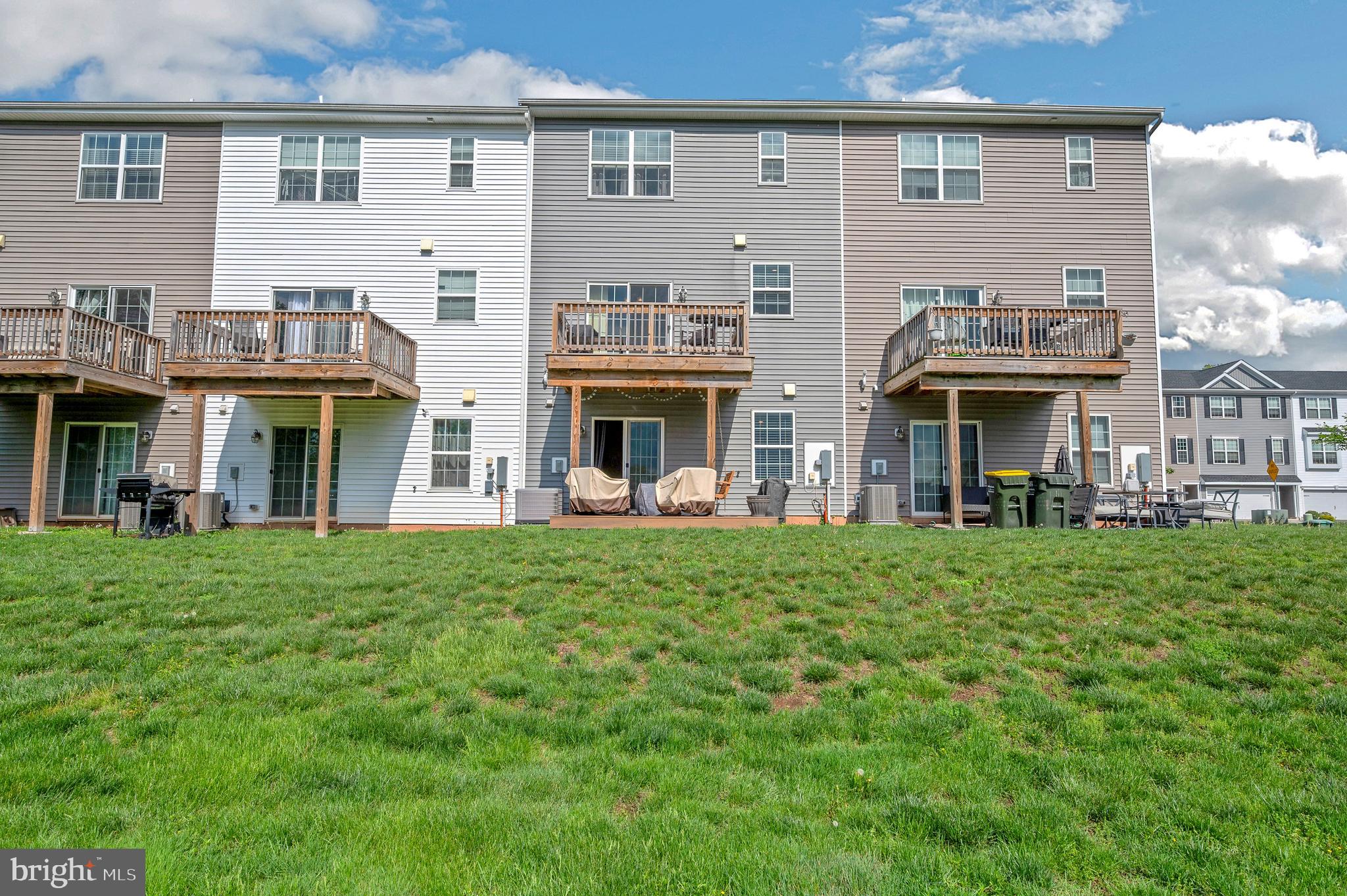 EDGEWATER - Residential
