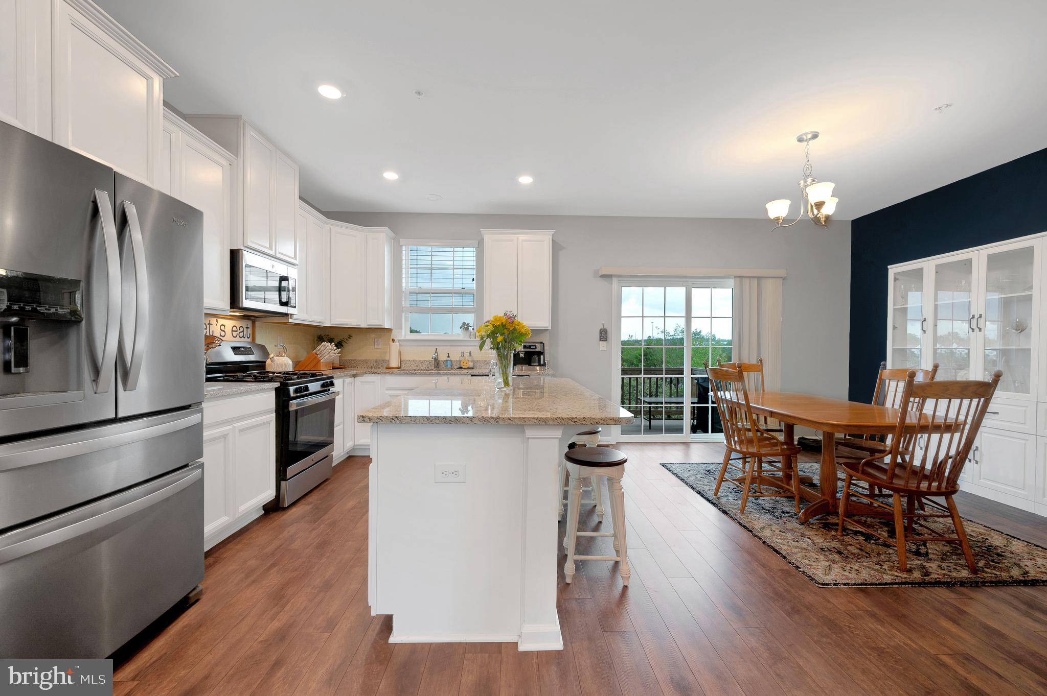 EDGEWATER - Residential