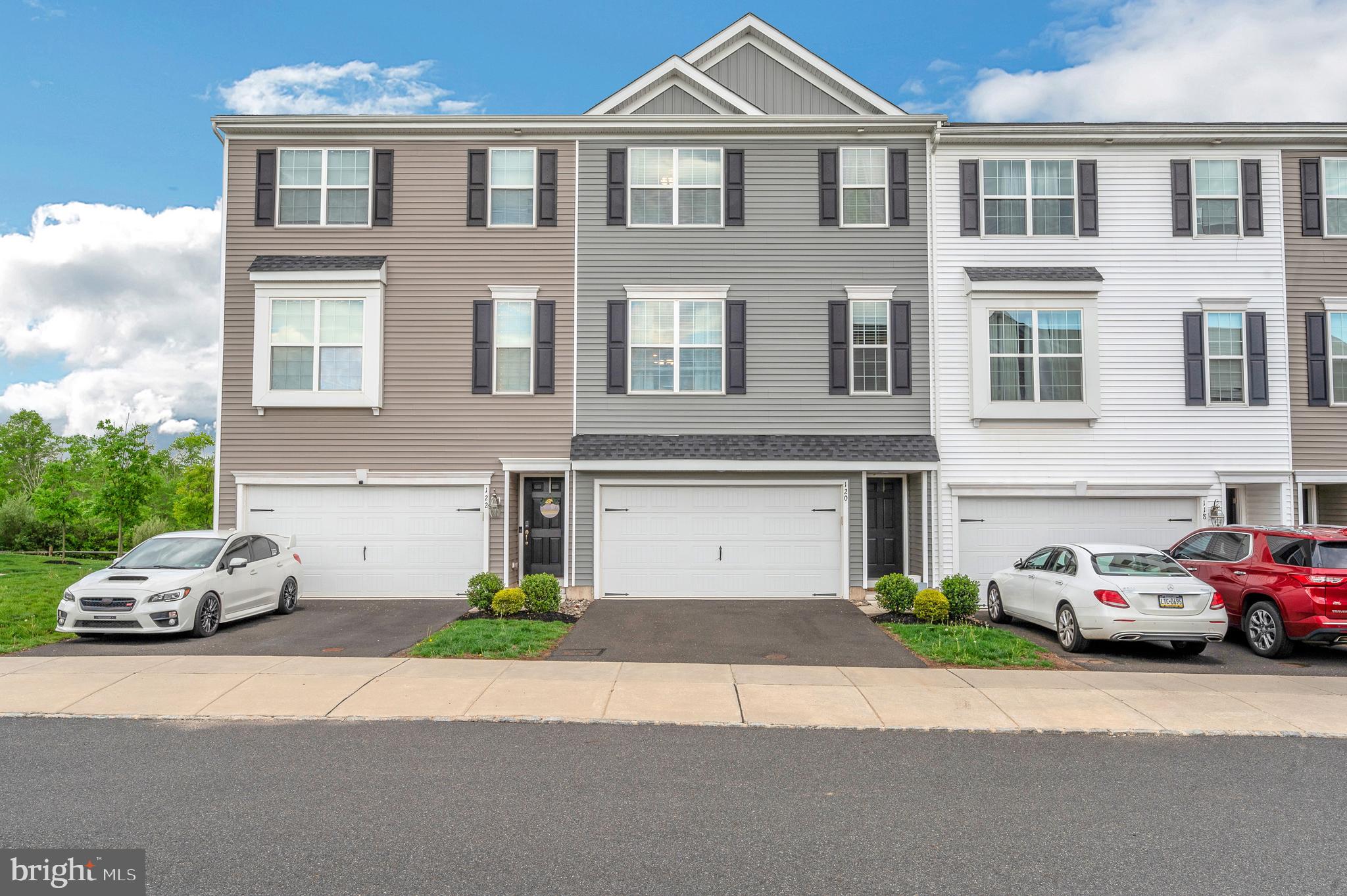EDGEWATER - Residential