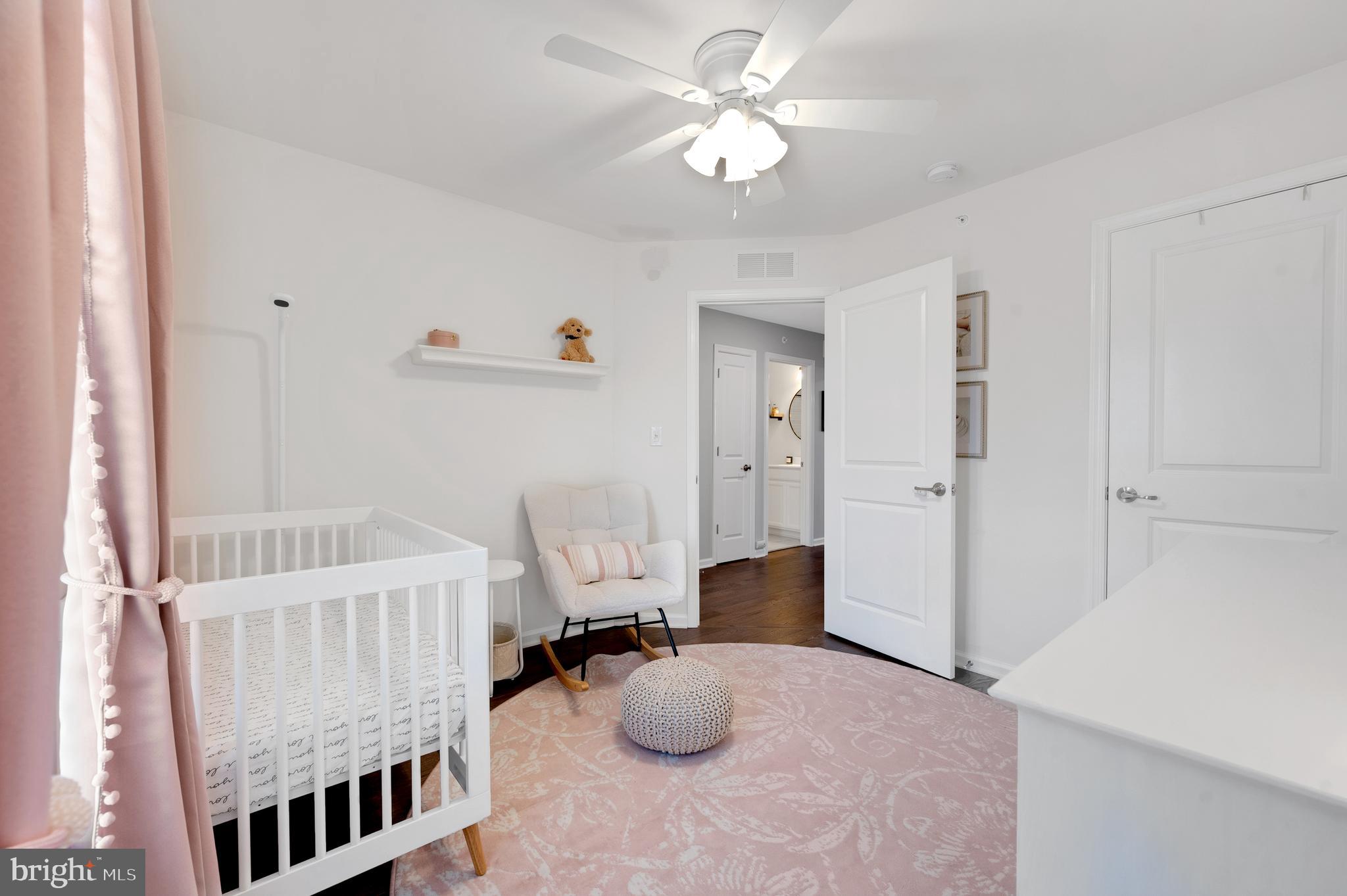 EDGEWATER - Residential