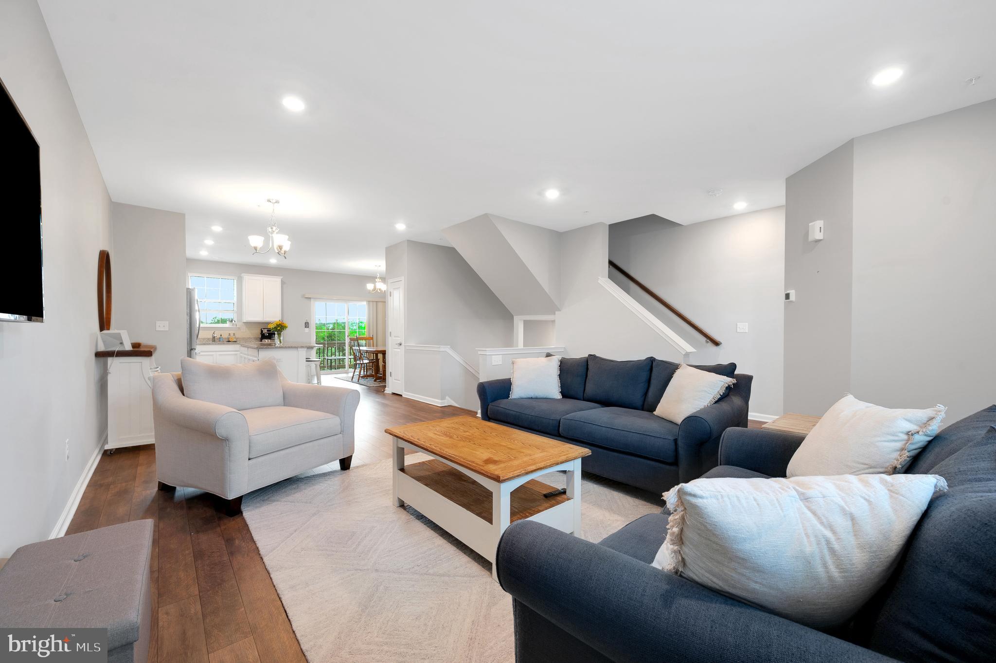EDGEWATER - Residential