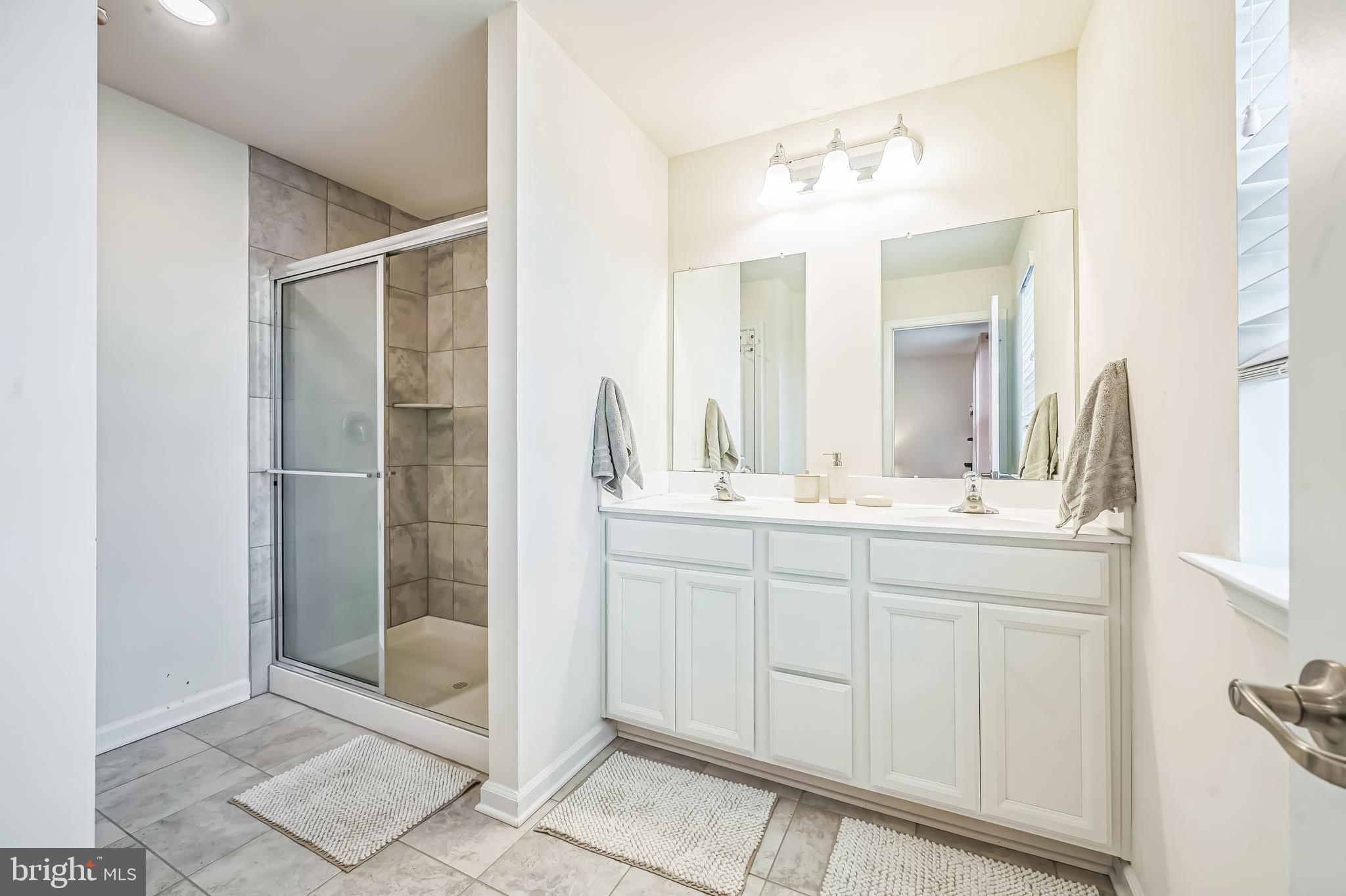 EDGEWATER - Residential
