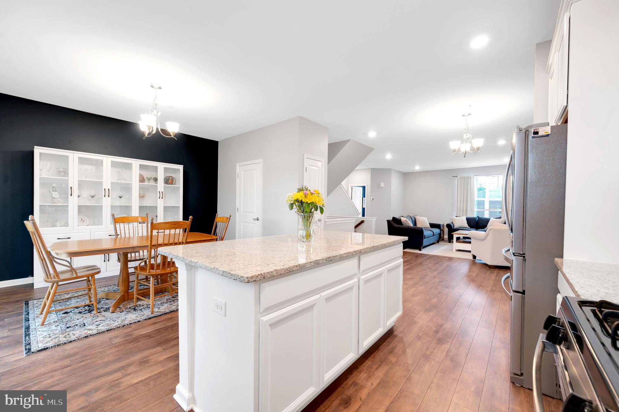 EDGEWATER - Residential