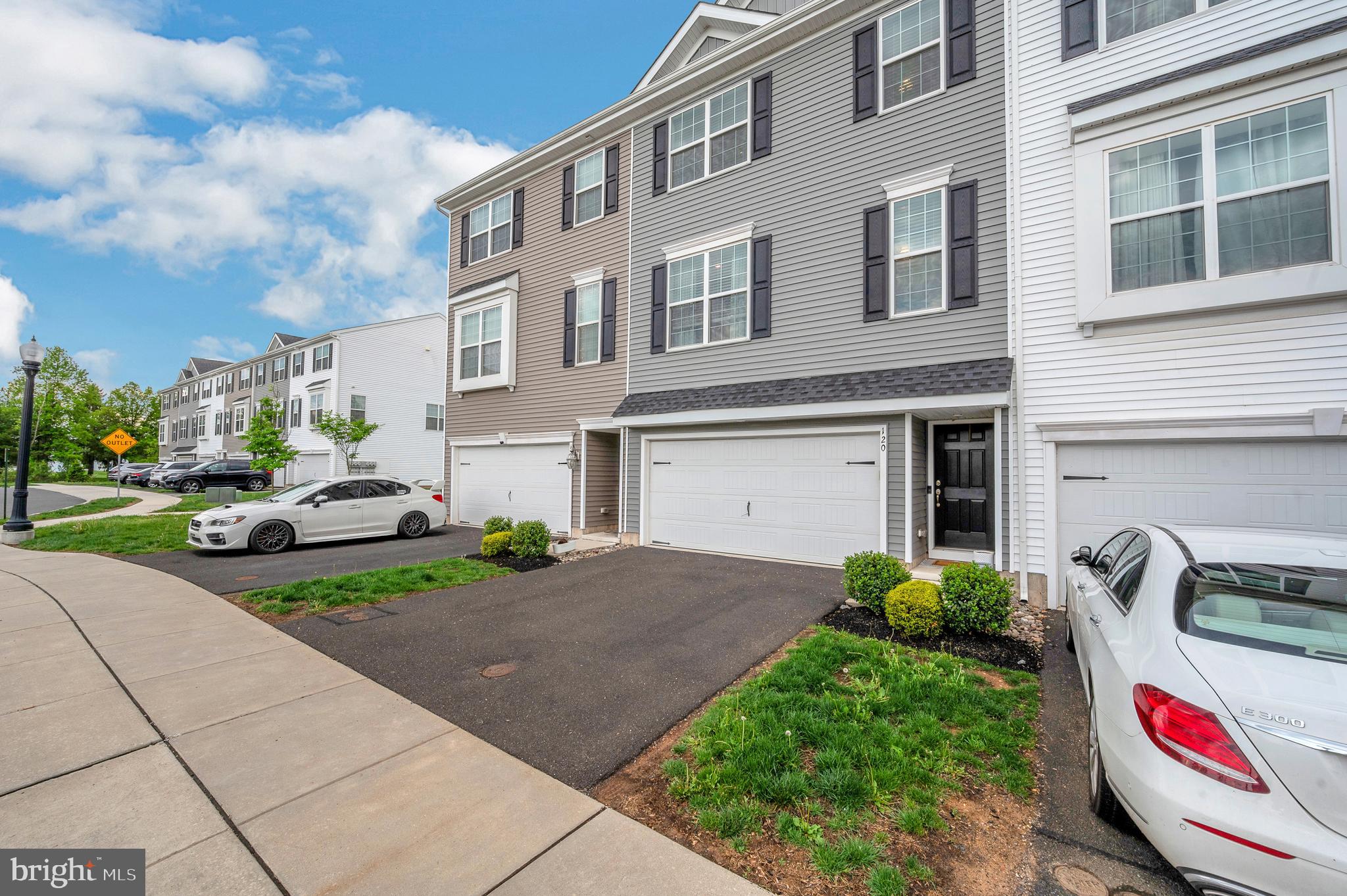 EDGEWATER - Residential