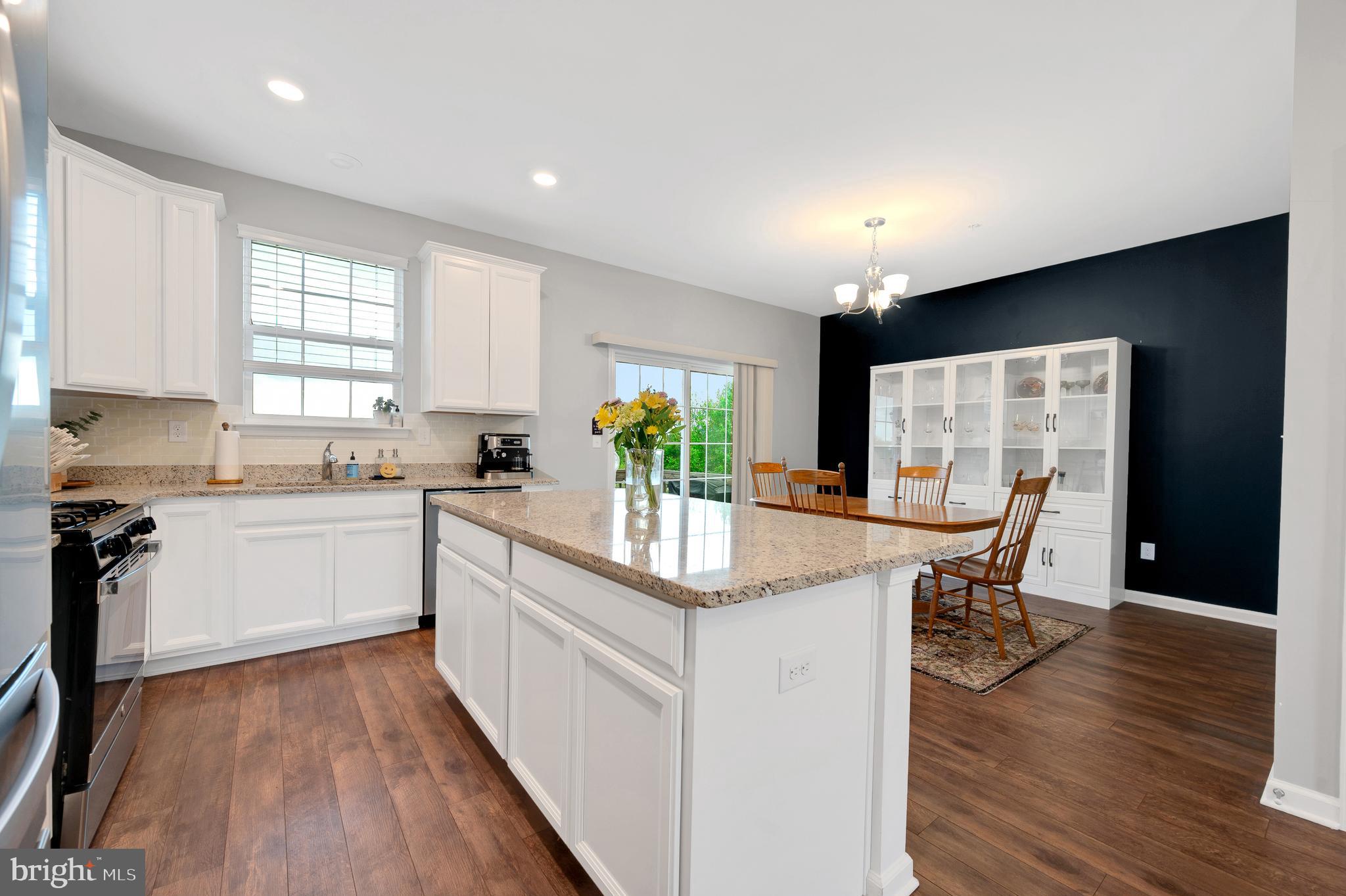 EDGEWATER - Residential