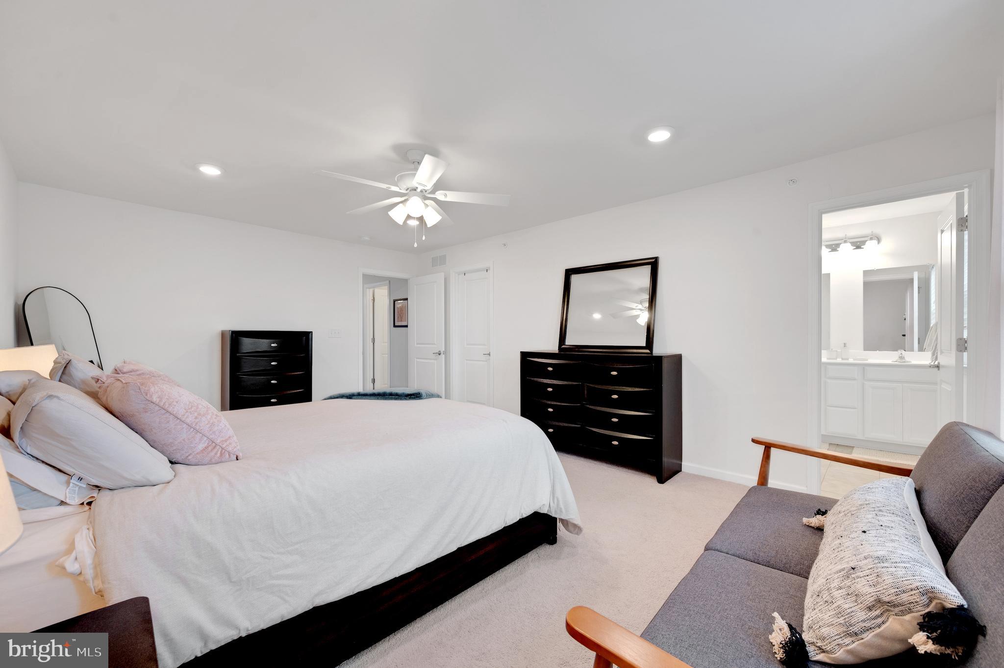 EDGEWATER - Residential