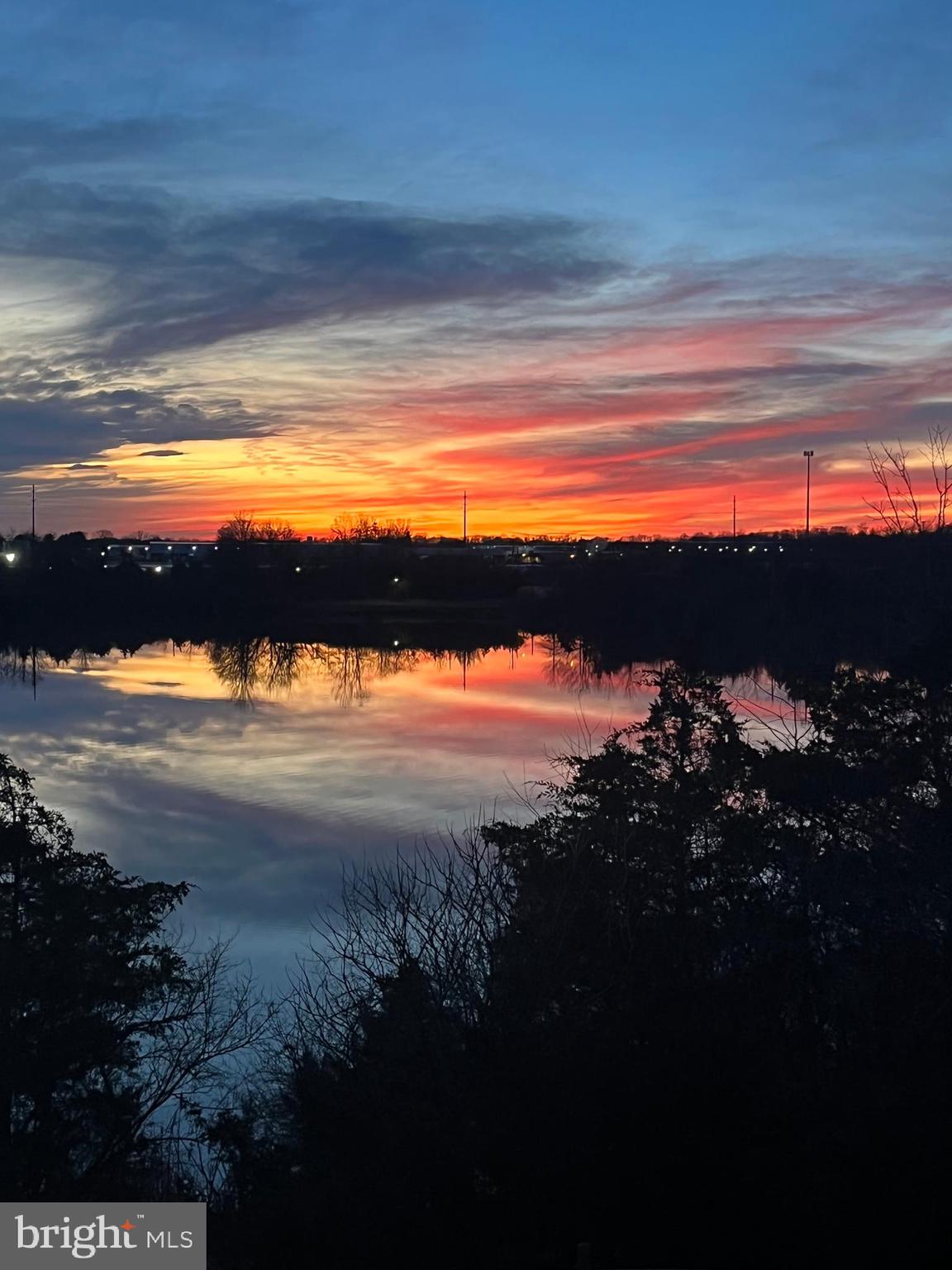 EDGEWATER - Residential