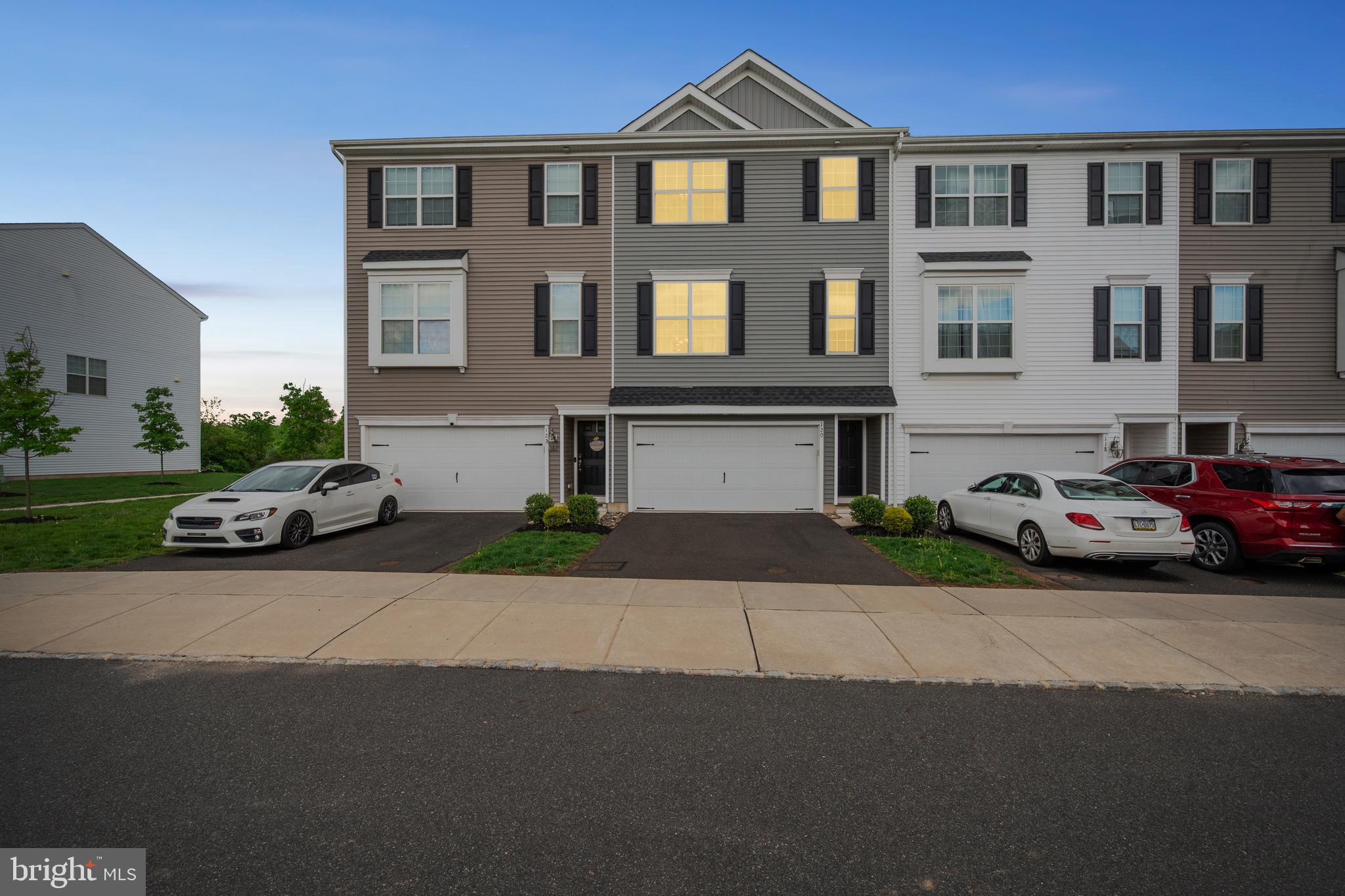 EDGEWATER - Residential