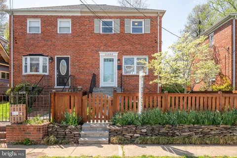 2406 Burke Avenue Unit A, Alexandria, VA MLS: VAAX2043838