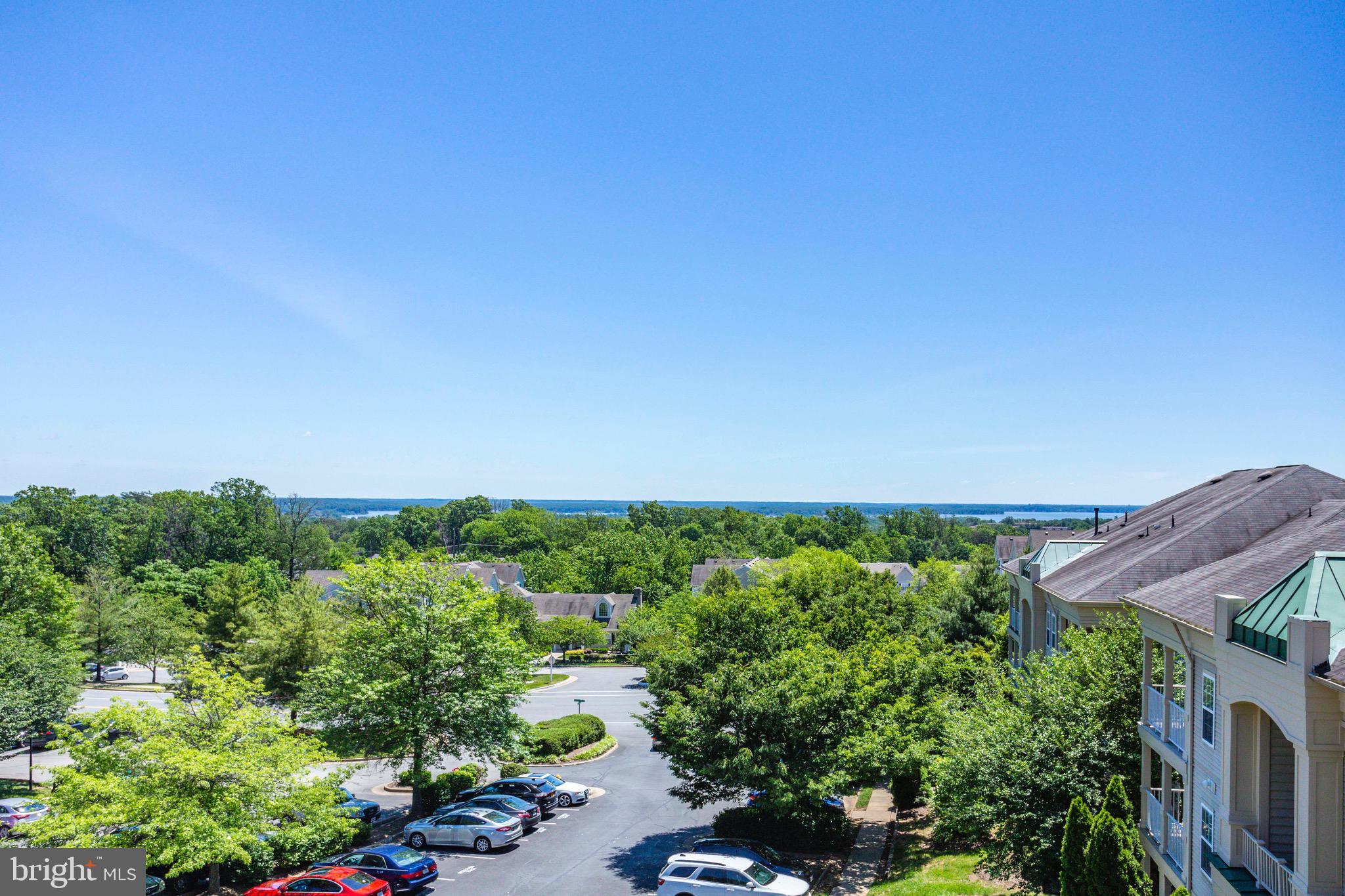 SUMMERHOUSE CONDO - Residential