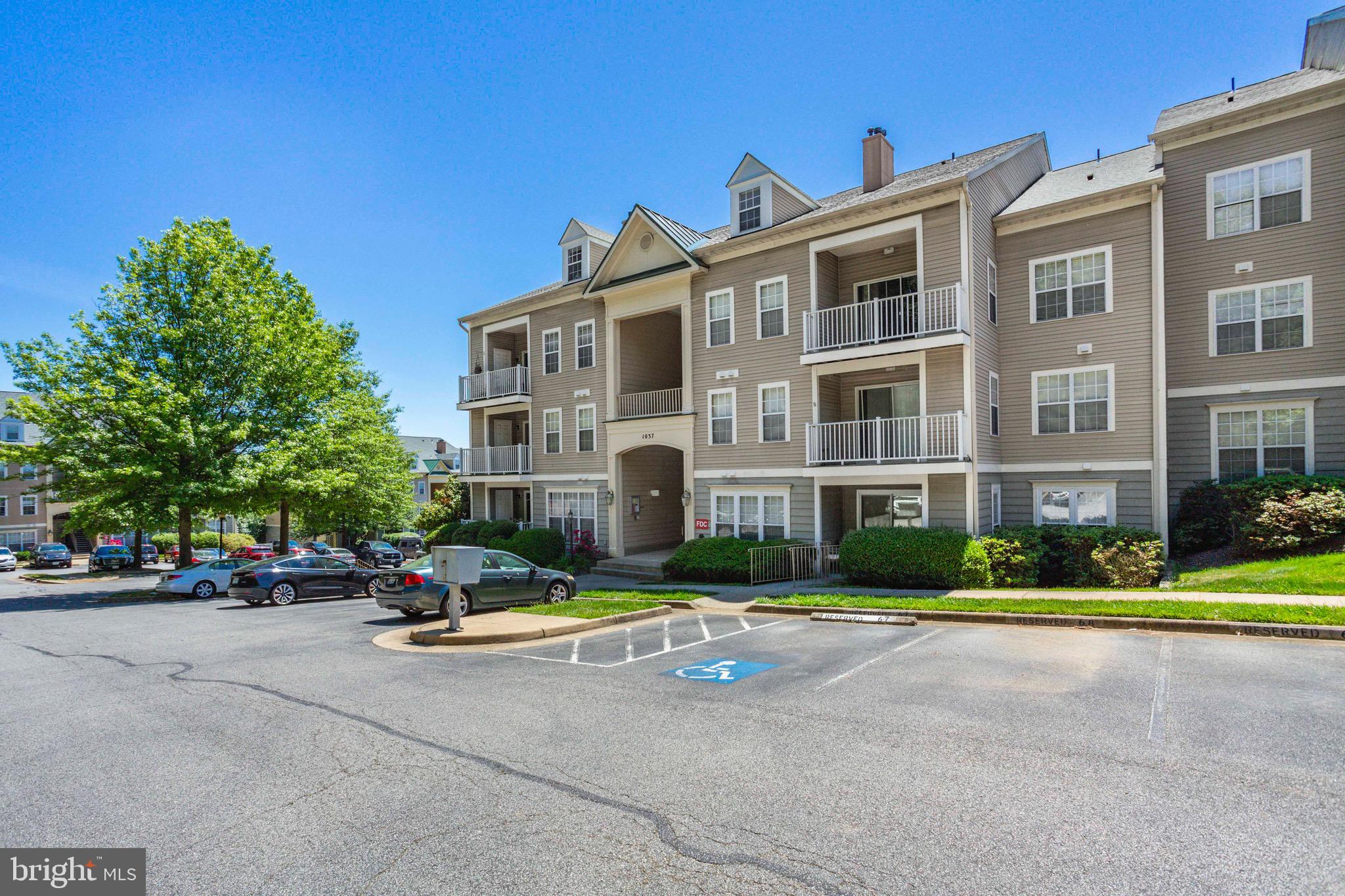 SUMMERHOUSE CONDO - Residential