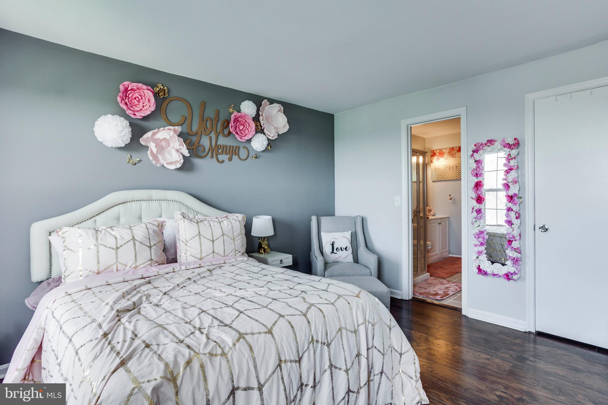 SUMMERHOUSE CONDO - Residential