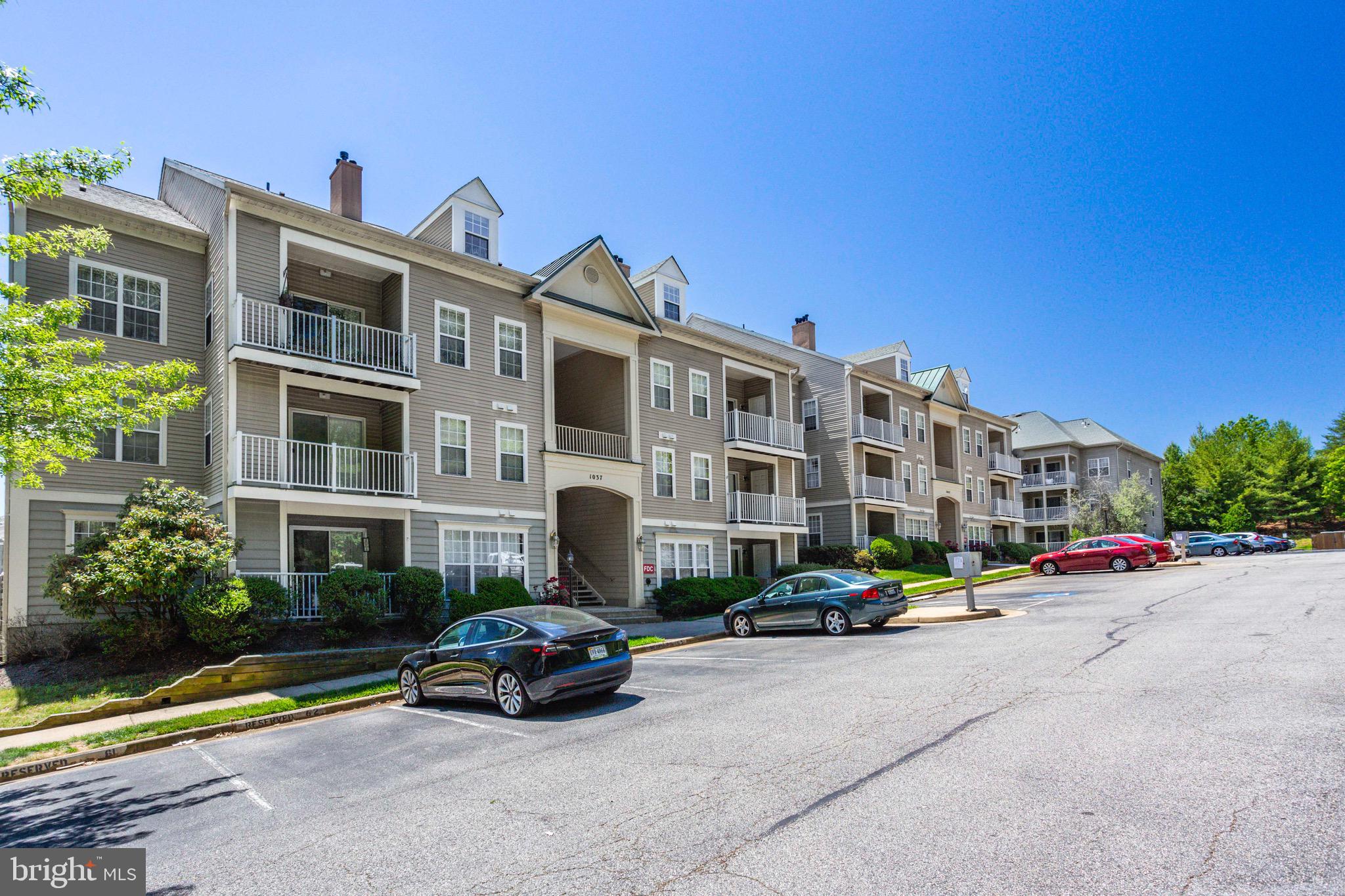 SUMMERHOUSE CONDO - Residential