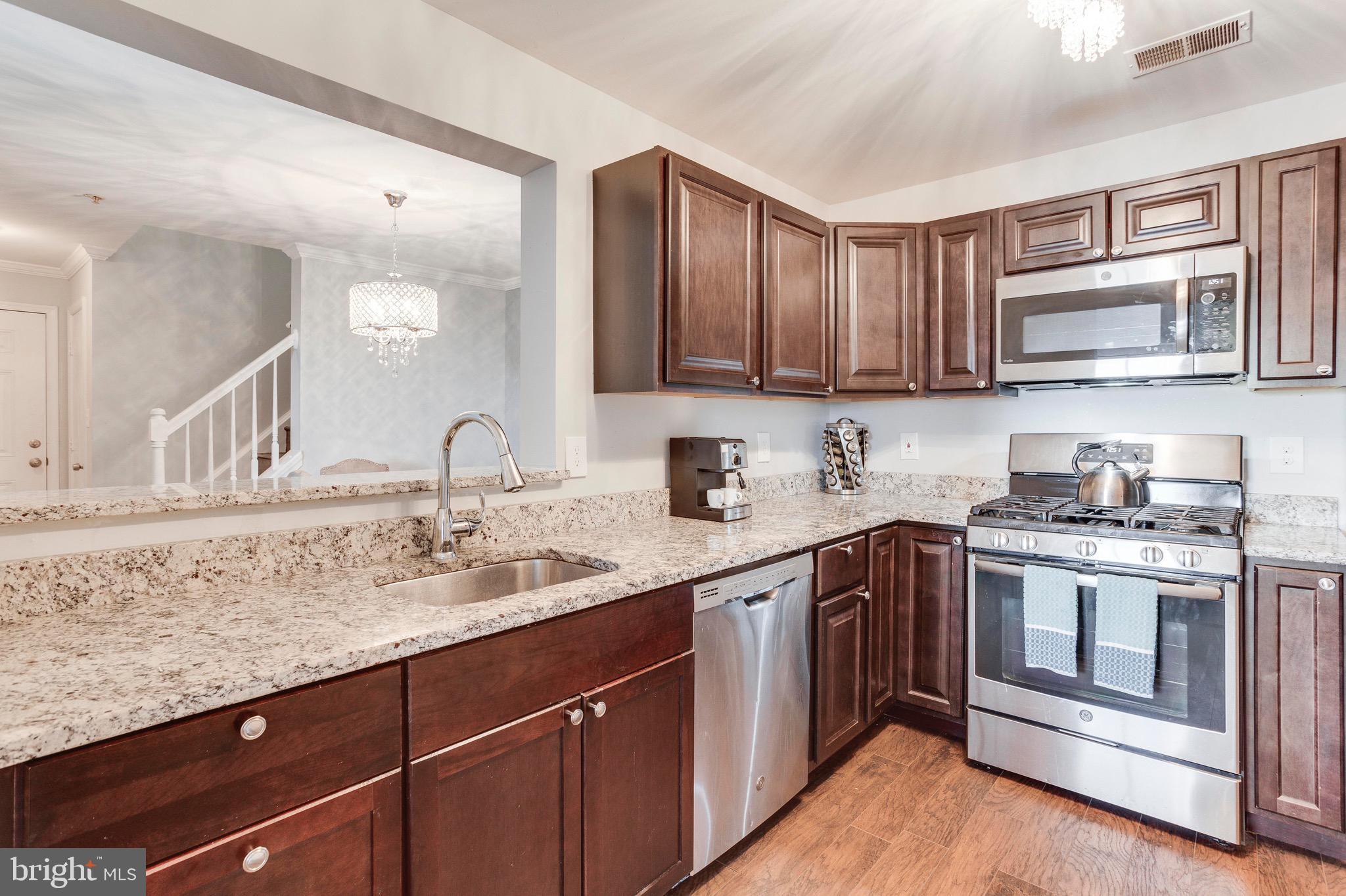 SUMMERHOUSE CONDO - Residential